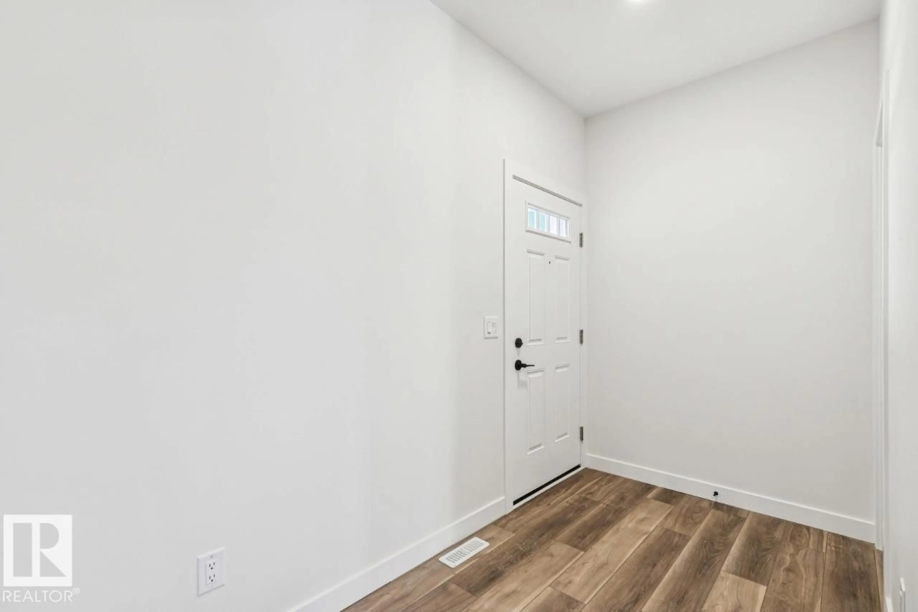 Indoor entryway for 41 GABLE CM, Spruce Grove Alberta T7X0Z5