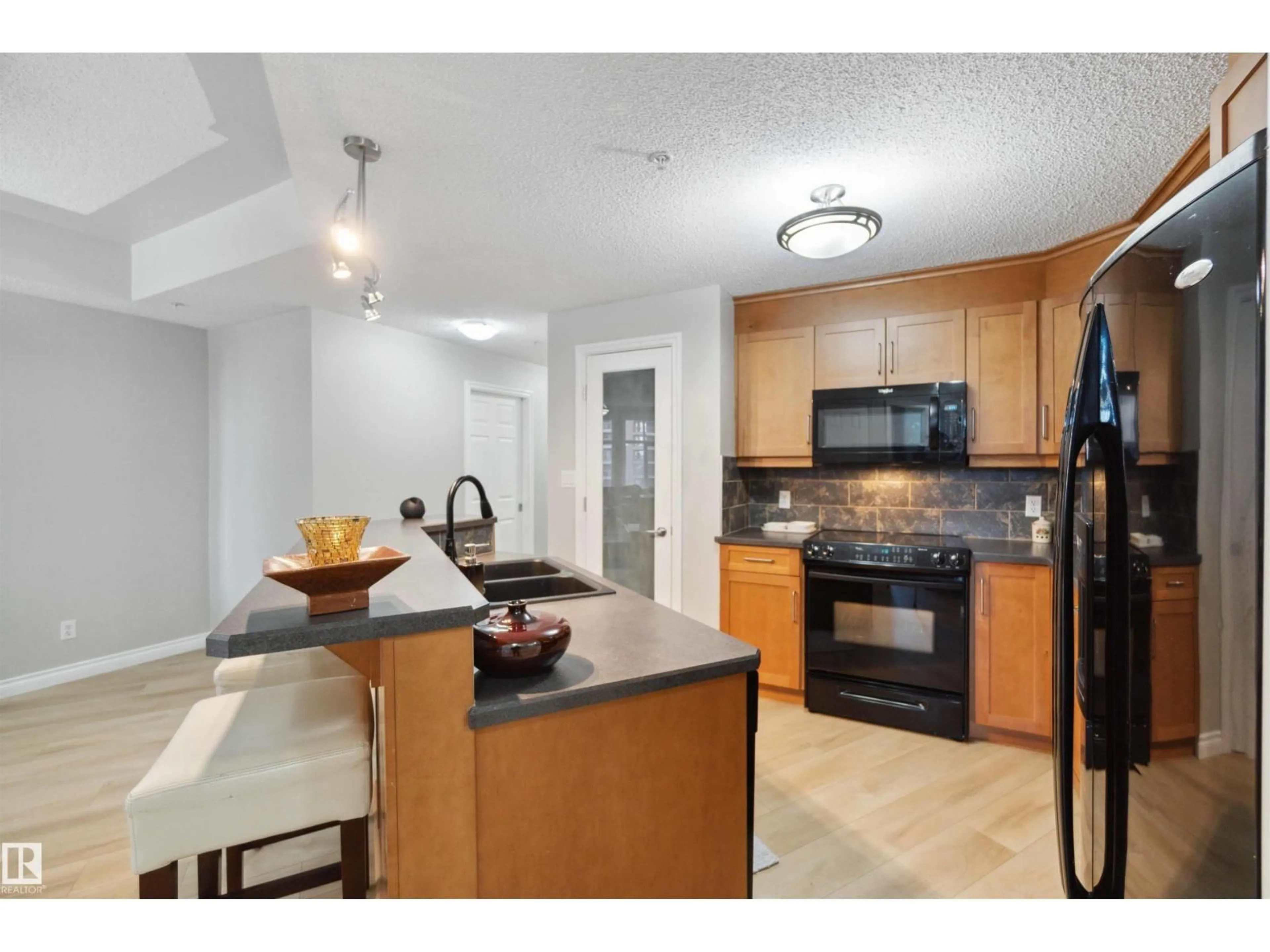 Unknown for #402 - 9020 JASPER AV, Edmonton Alberta T5H3S8