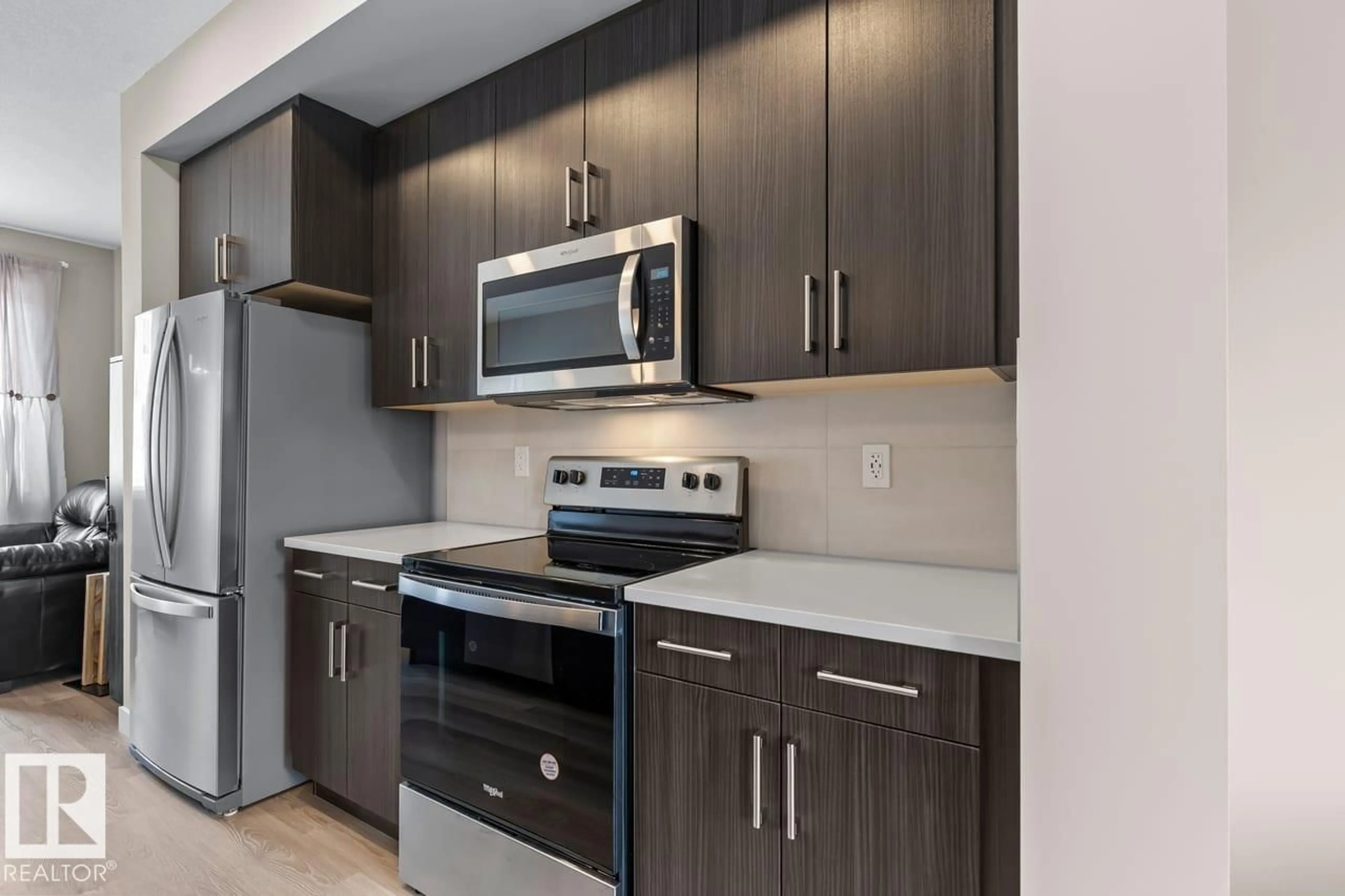 Standard kitchen, unknown for 62 13139 205 ST NW, Edmonton Alberta T5S0N1