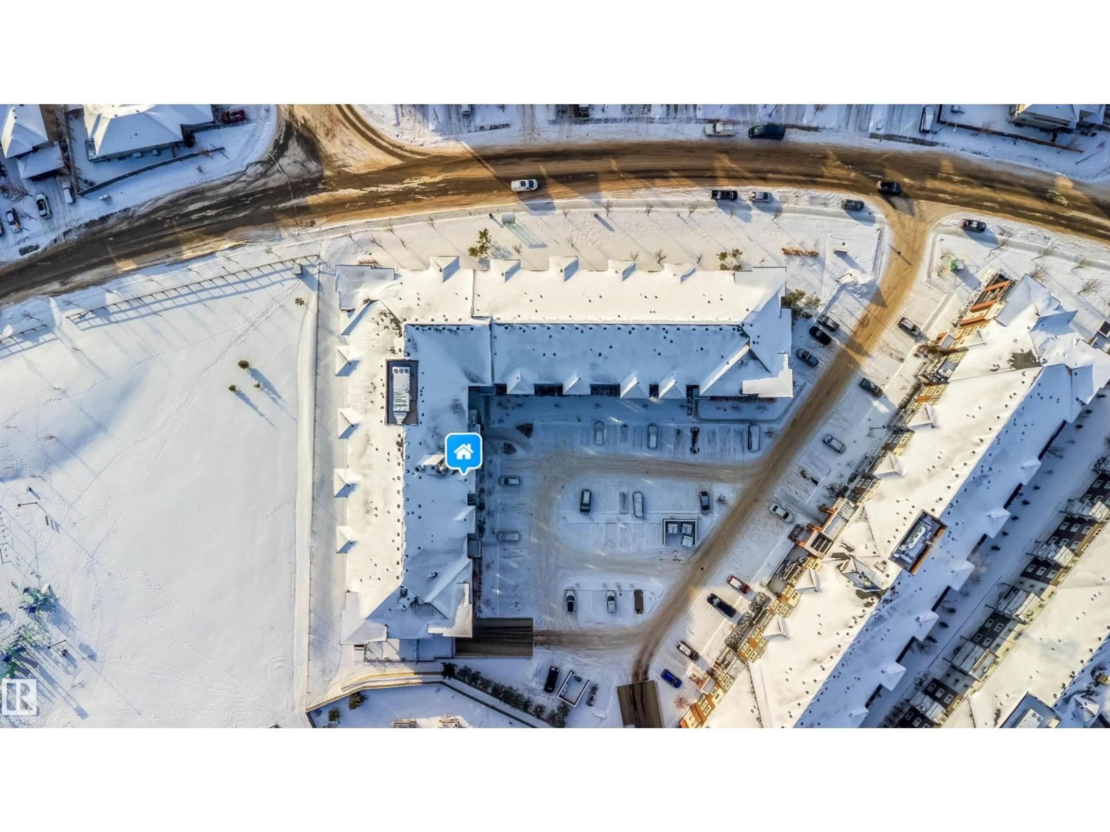 A pic from outside/outdoor area/front of a property/back of a property/a pic from drone, street for 5504 - 125 SCHONSEE DR, Edmonton Alberta T5Z0N9