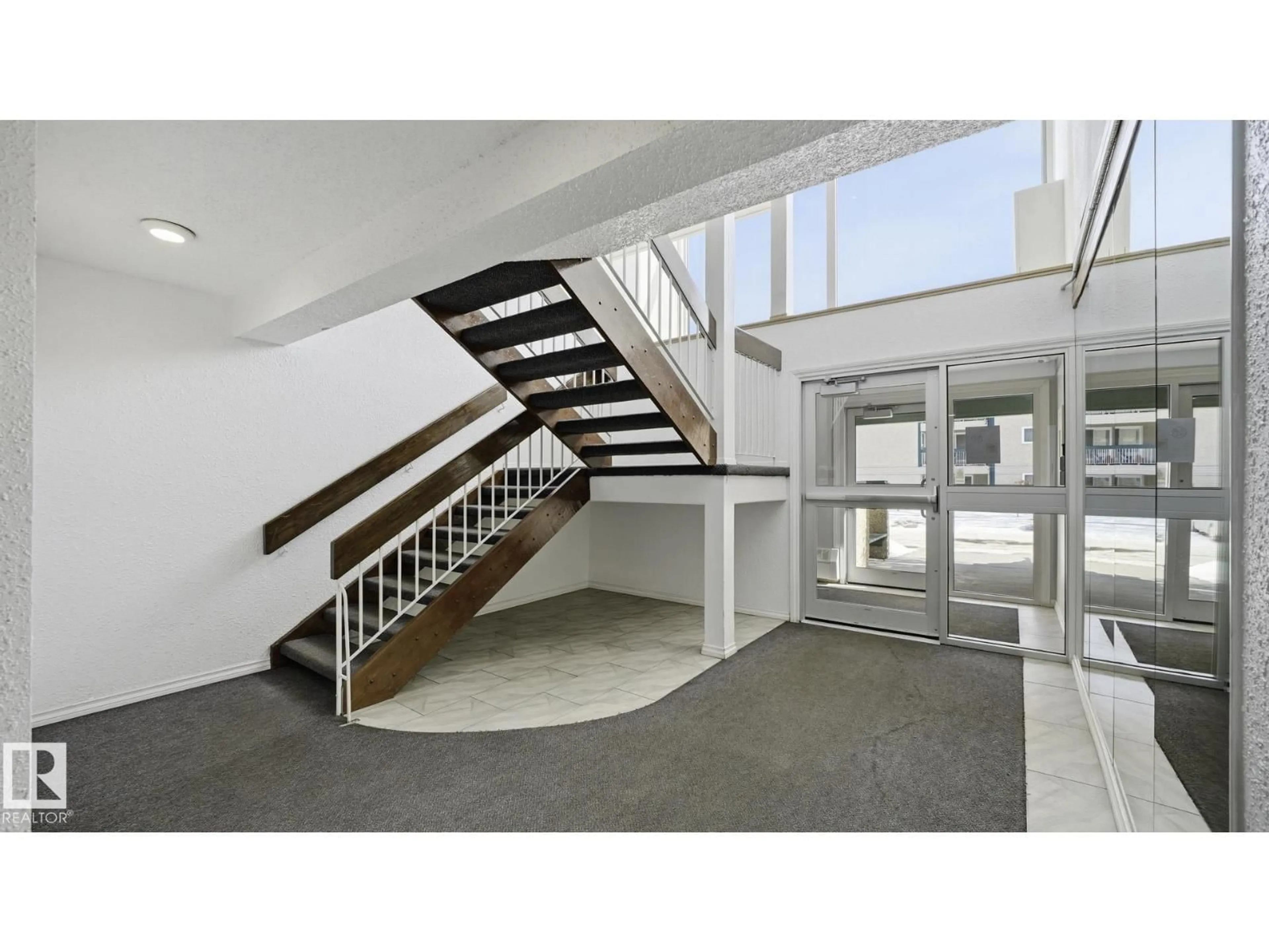 Indoor foyer for #103 - 1624 48 ST, Edmonton Alberta T6L5P1