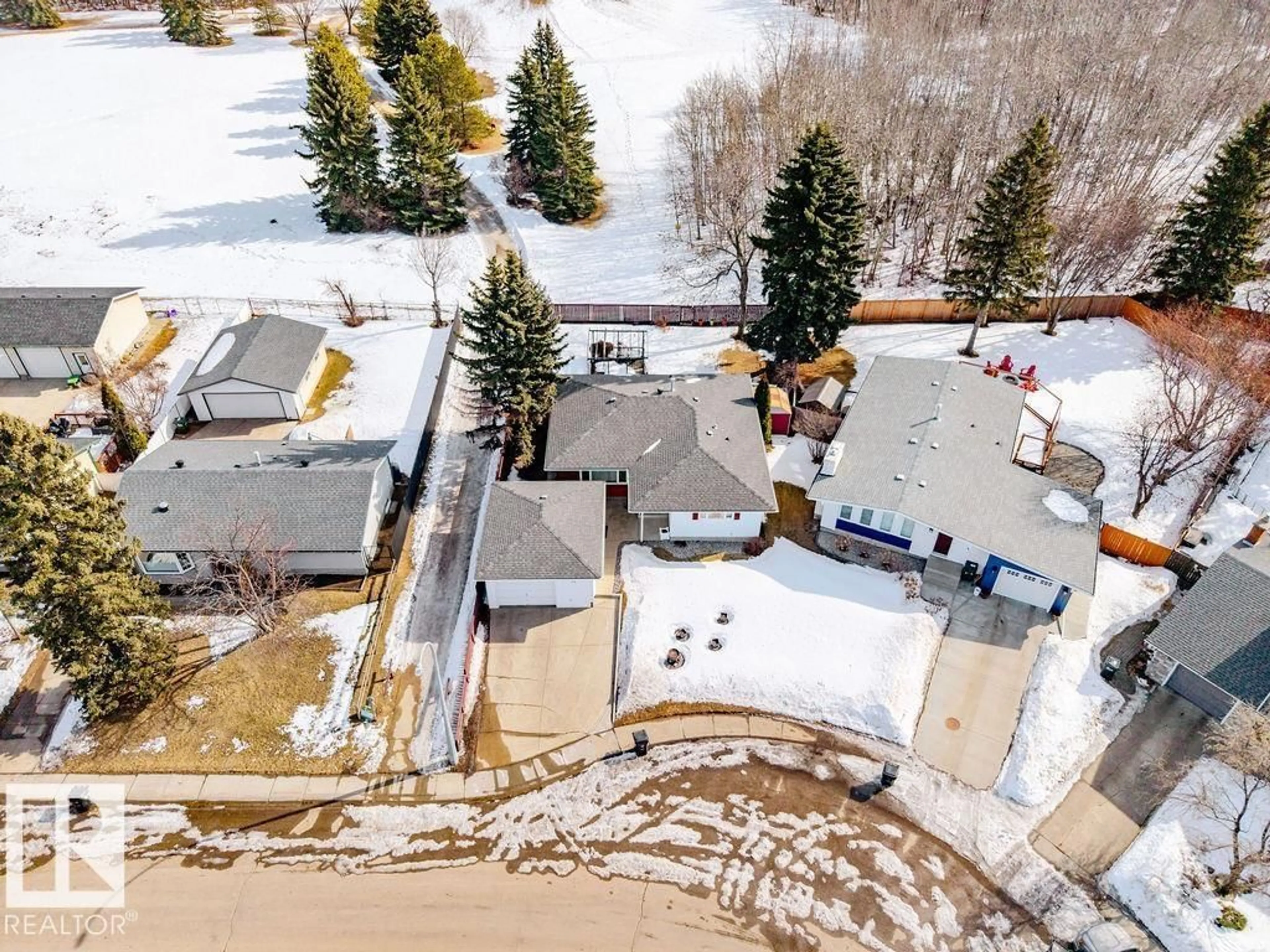 Unknown for 33 GARNET CR, Sherwood Park Alberta T8A2R7