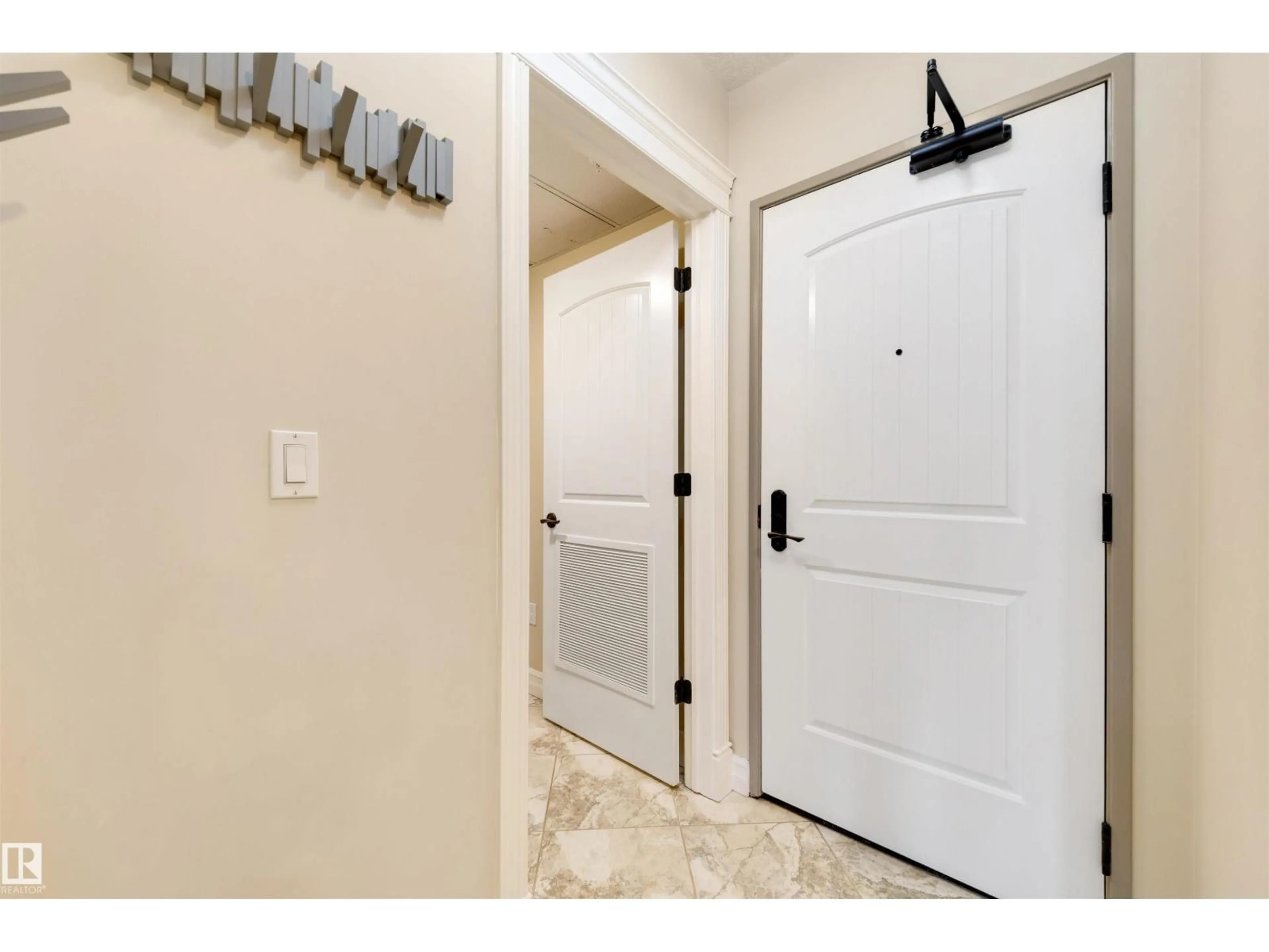 Indoor entryway for 906 - 10142 111 ST NW, Edmonton Alberta T5K1K6