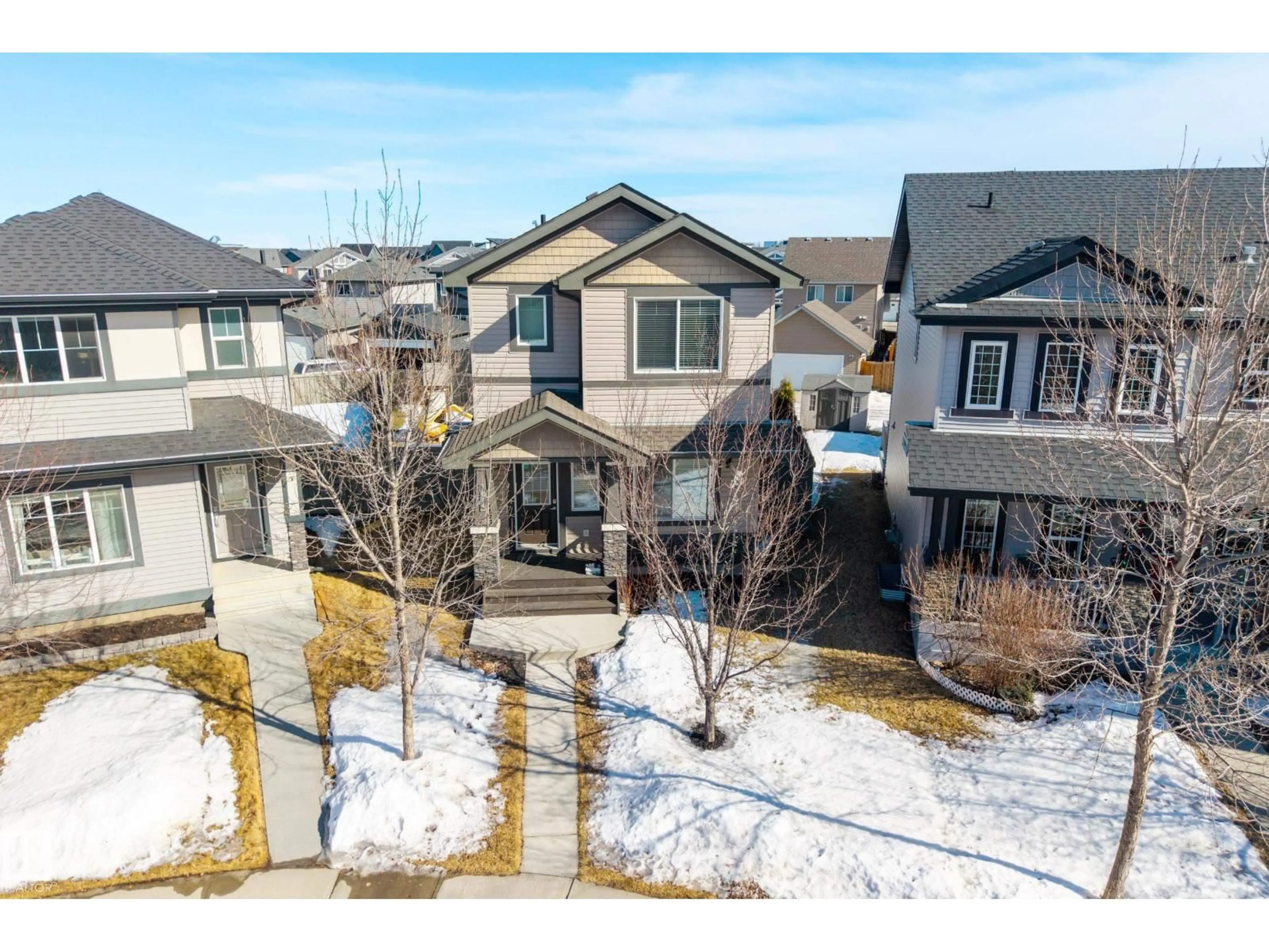 A pic from outside/outdoor area/front of a property/back of a property/a pic from drone, street for 7074 CARDINAL WY, Edmonton Alberta T6W1Y8