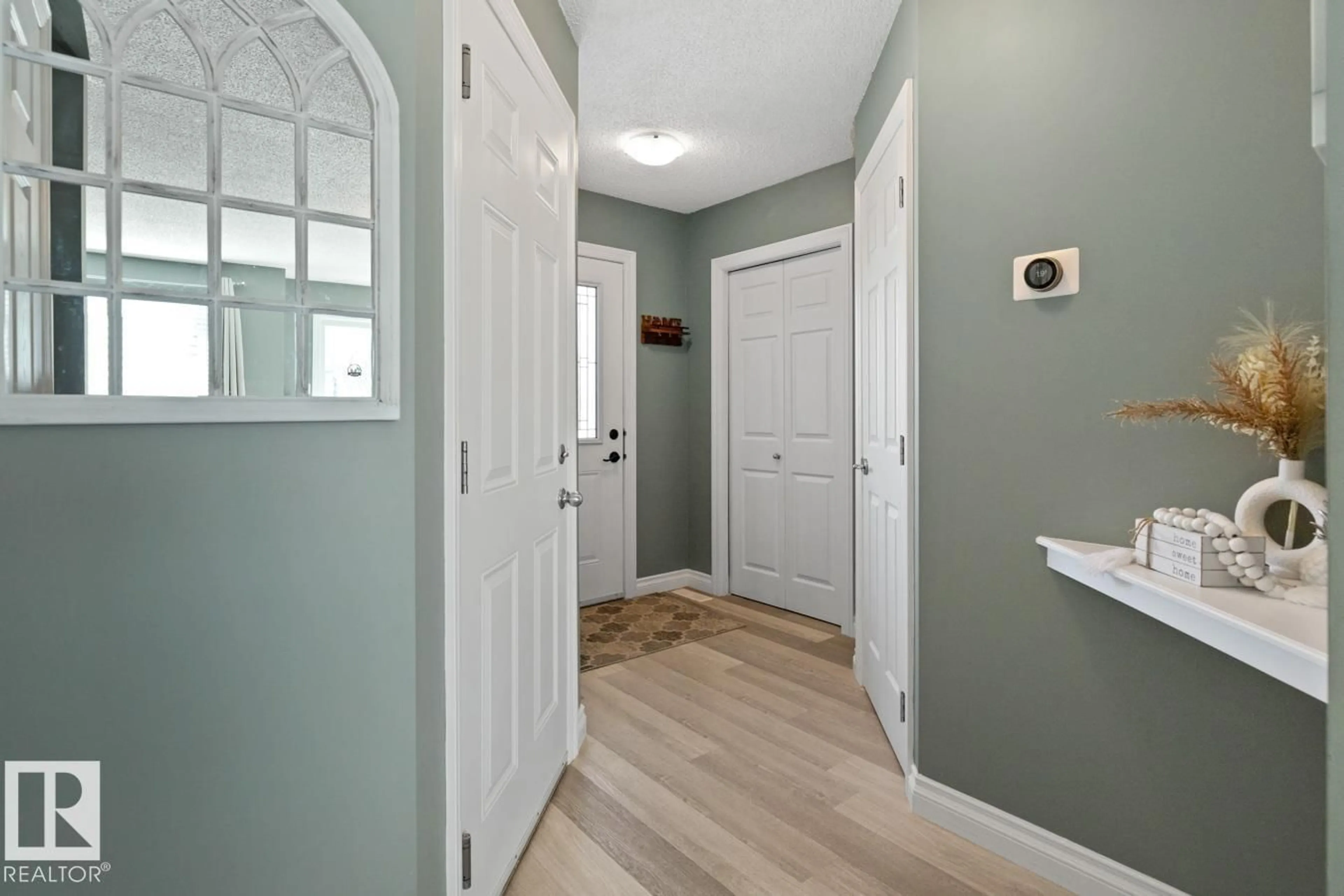 Indoor entryway for 97 KEYSTONE CR, Leduc Alberta T9E0M6
