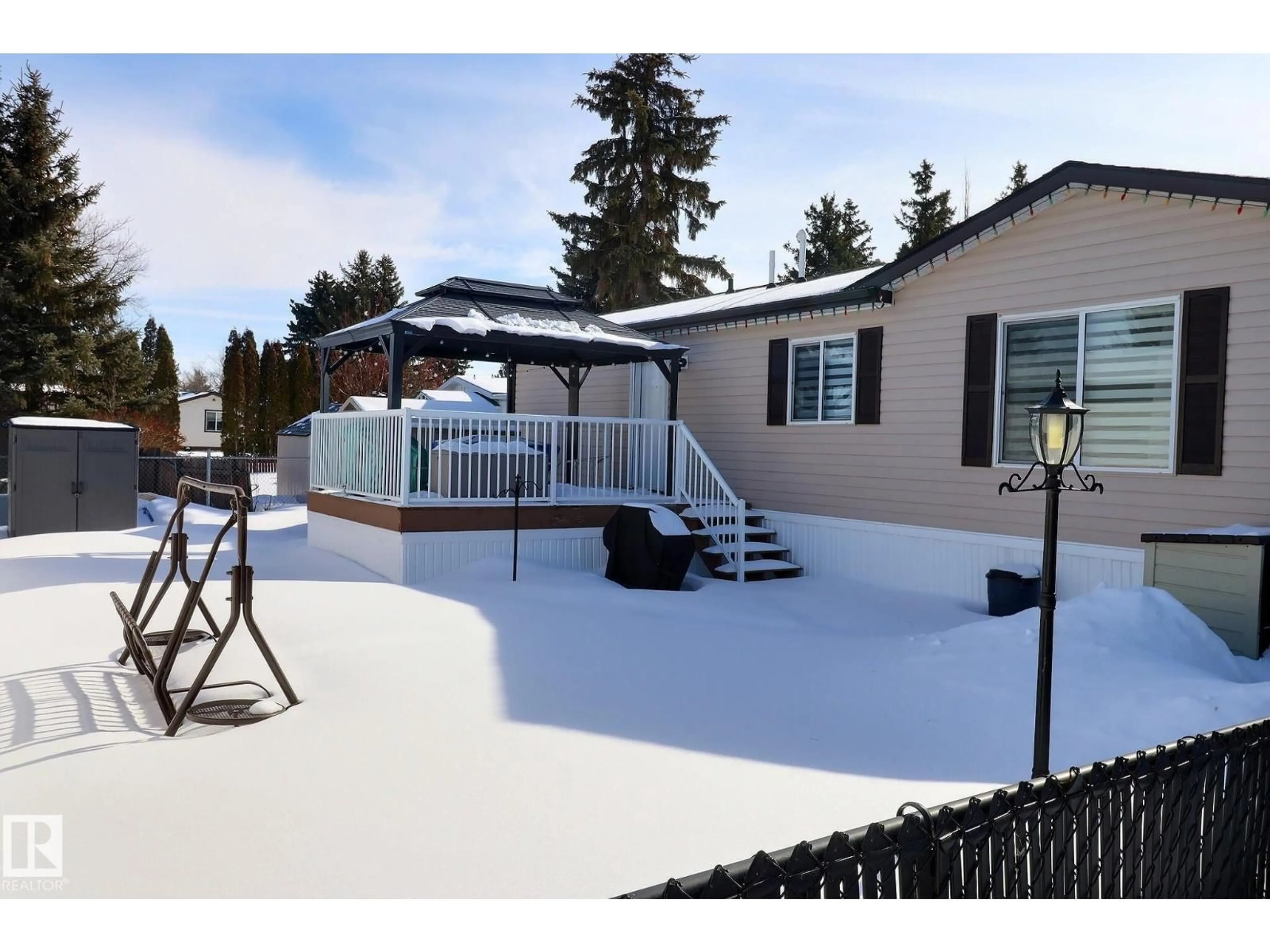 Patio, unknown for 307 EVERGREEN PA, Edmonton Alberta T5Y4M2