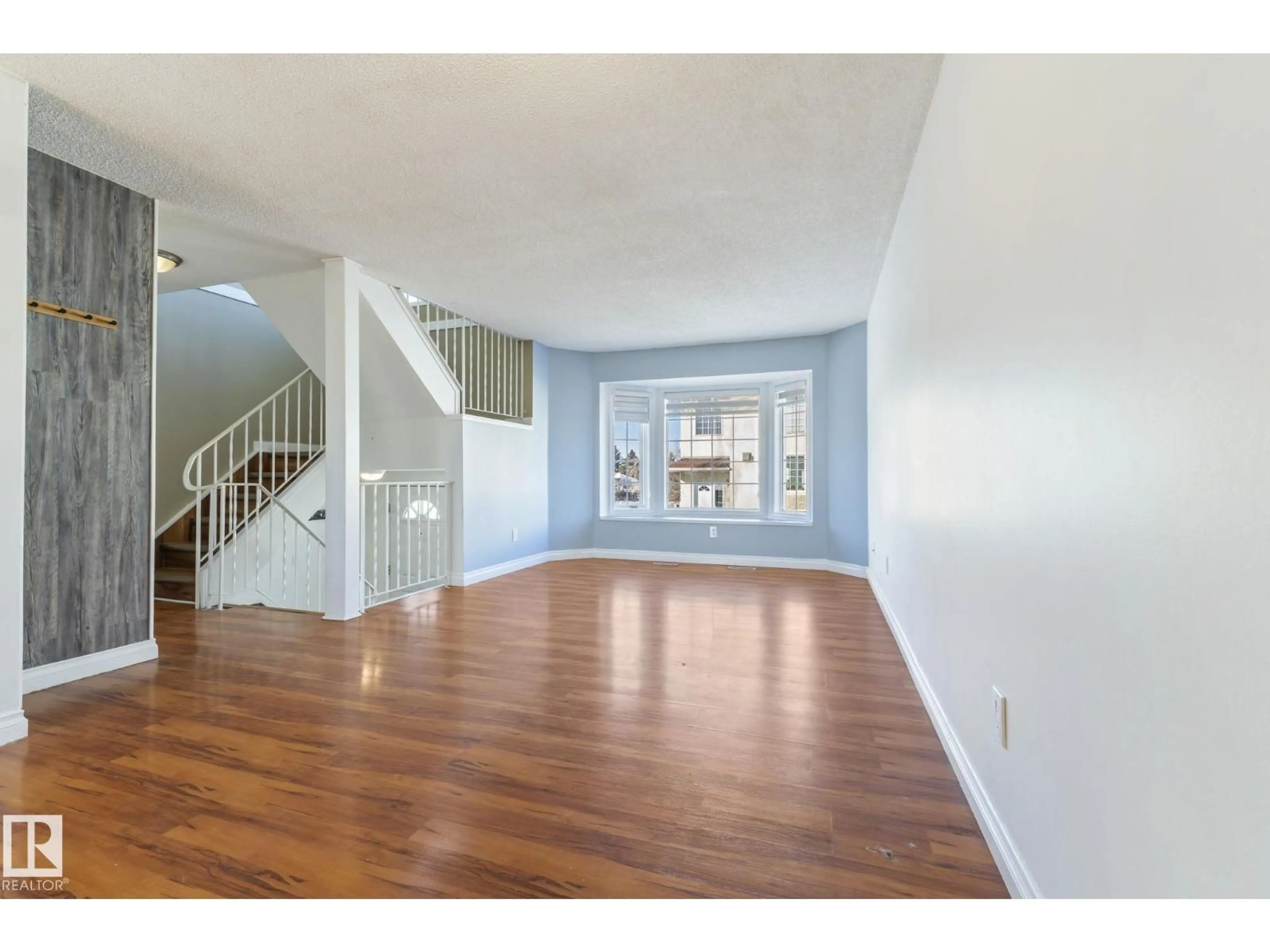 Unknown for 4927 19 AV, Edmonton Alberta T6L7C1