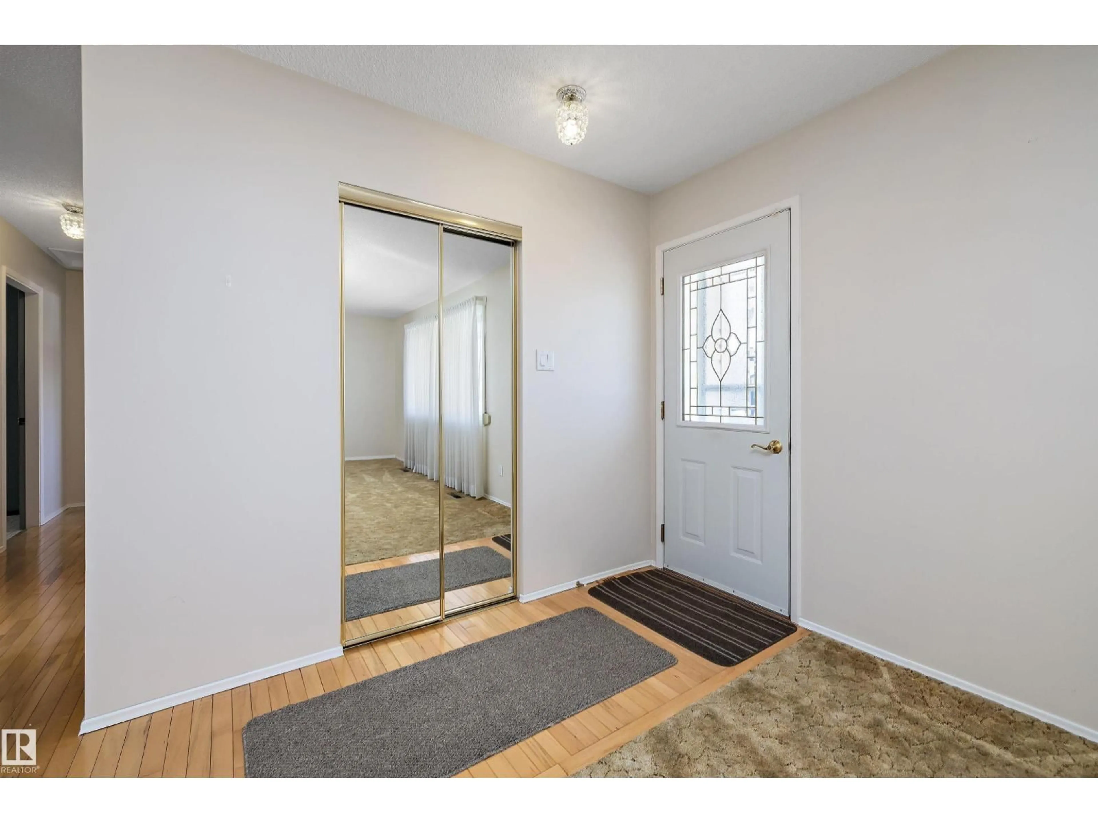 Indoor entryway for 3 CAYUGA ST, Leduc Alberta T9E4N8