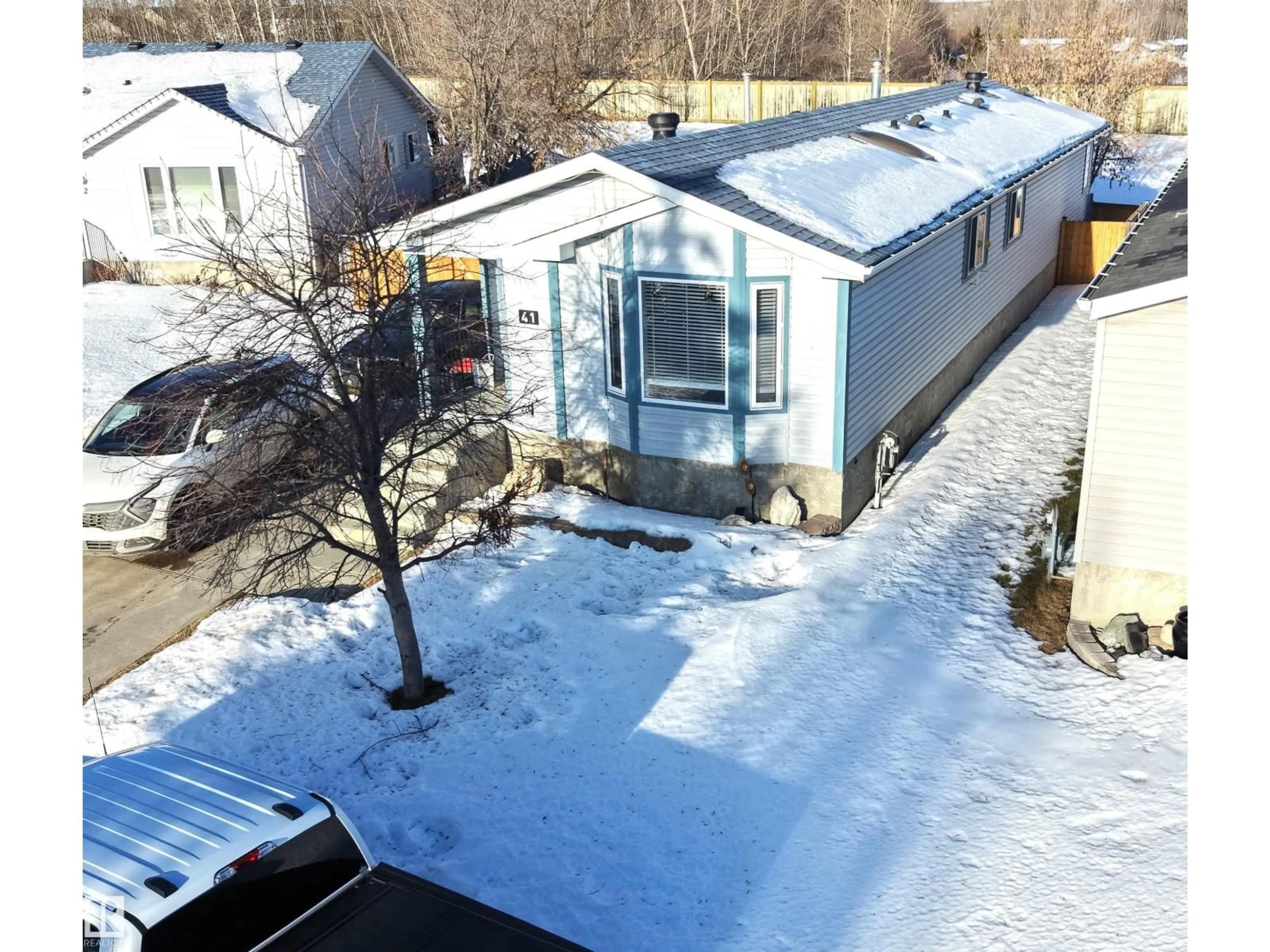 A pic from outside/outdoor area/front of a property/back of a property/a pic from drone, street for 41 GRAYWOOD COVE, Stony Plain Alberta T7Z2P4