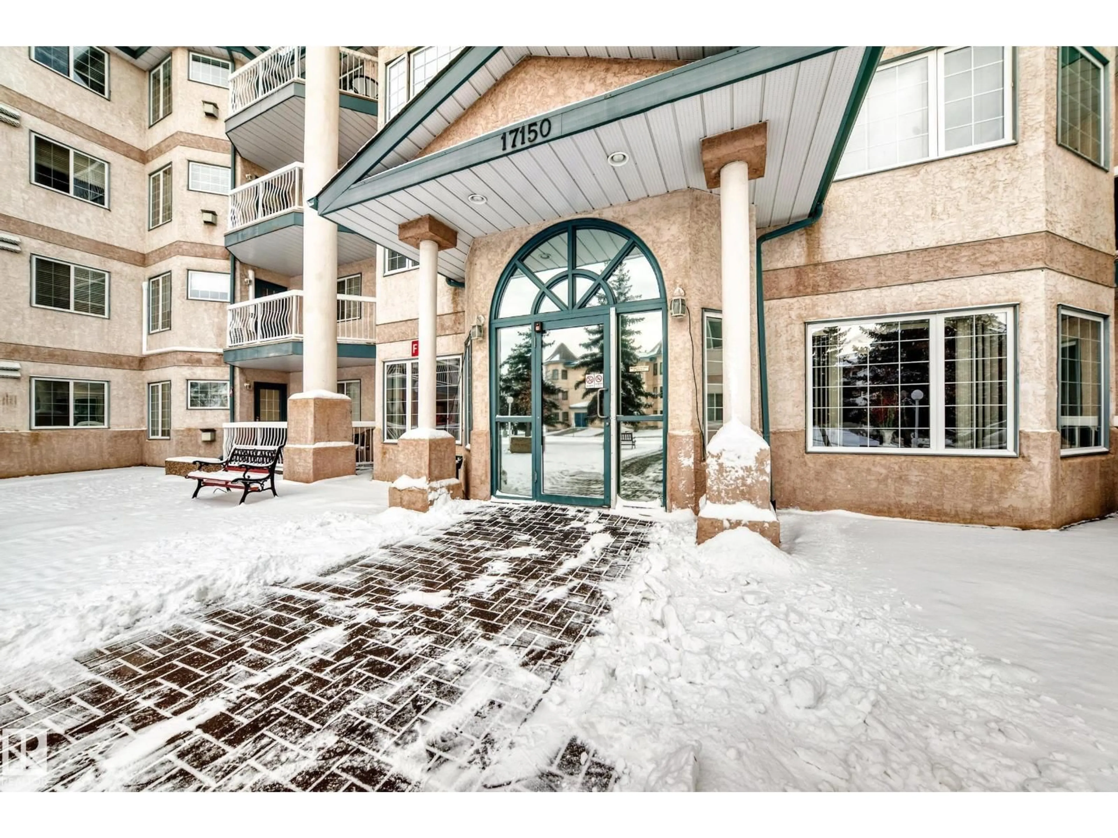 Indoor foyer for #304 - 17150 94A AV, Edmonton Alberta T5T6L7