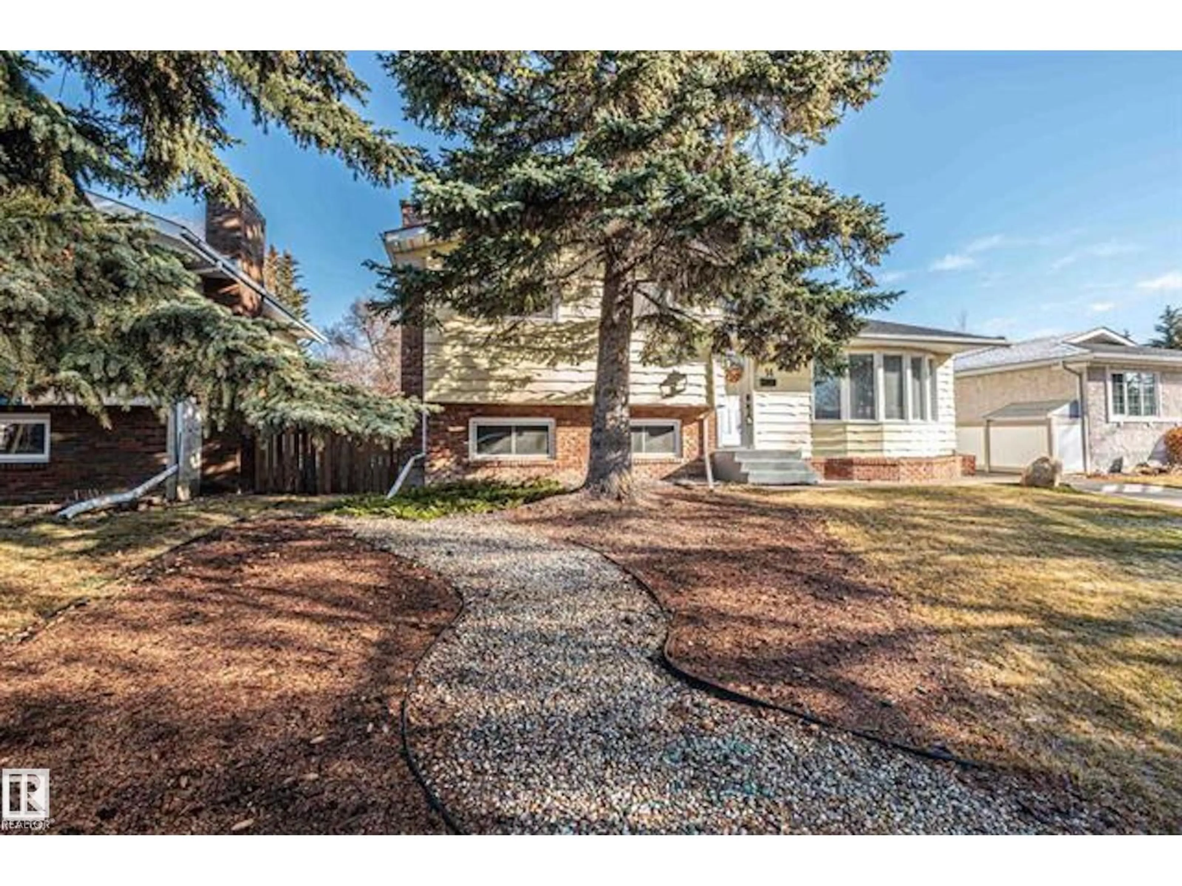 A pic from outside/outdoor area/front of a property/back of a property/a pic from drone, street for 14 LESTER CR, St. Albert Alberta T8N2C1