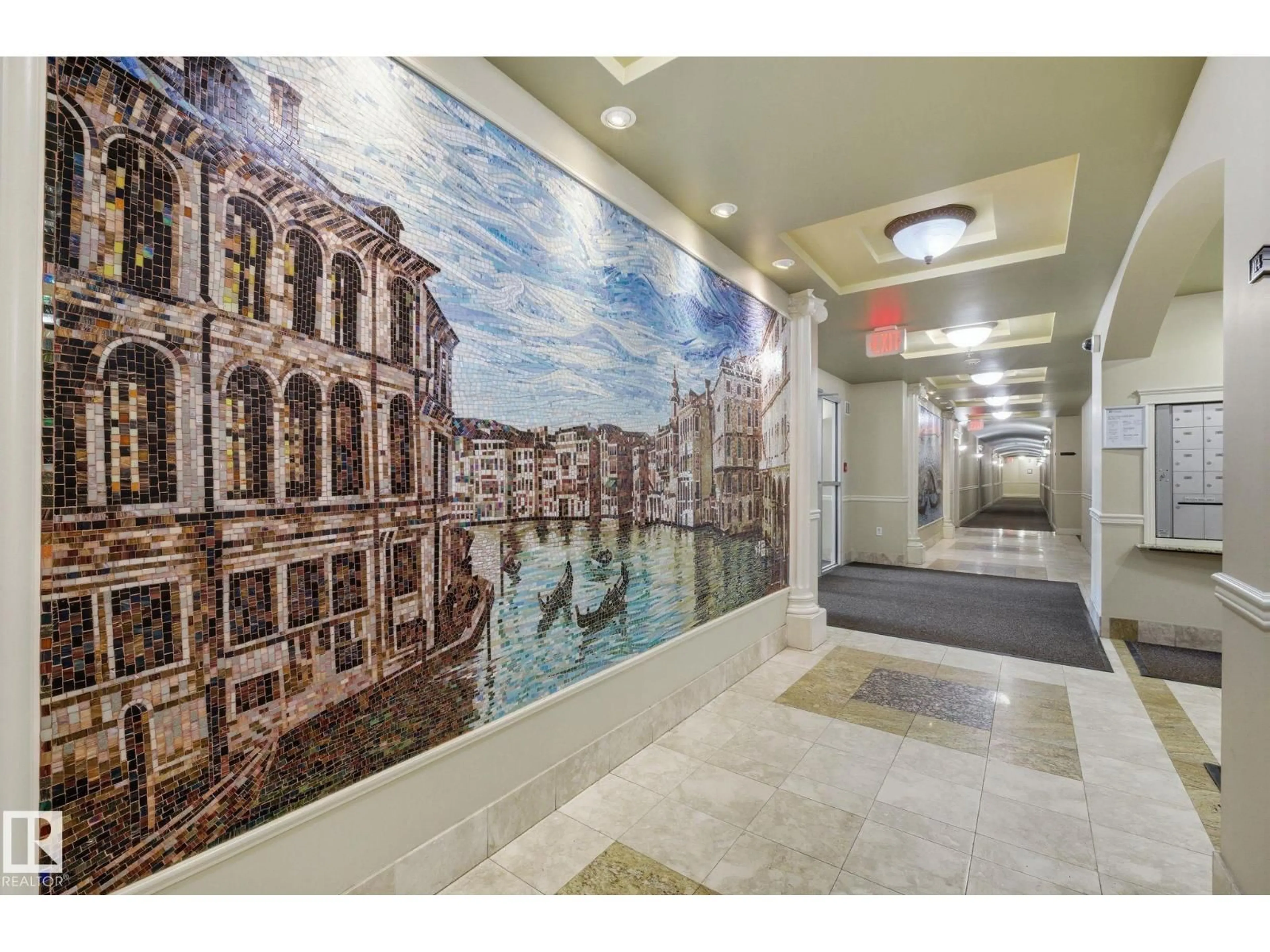 Indoor foyer for #406 - 10333 112 STREET, Edmonton Alberta T5K0B4