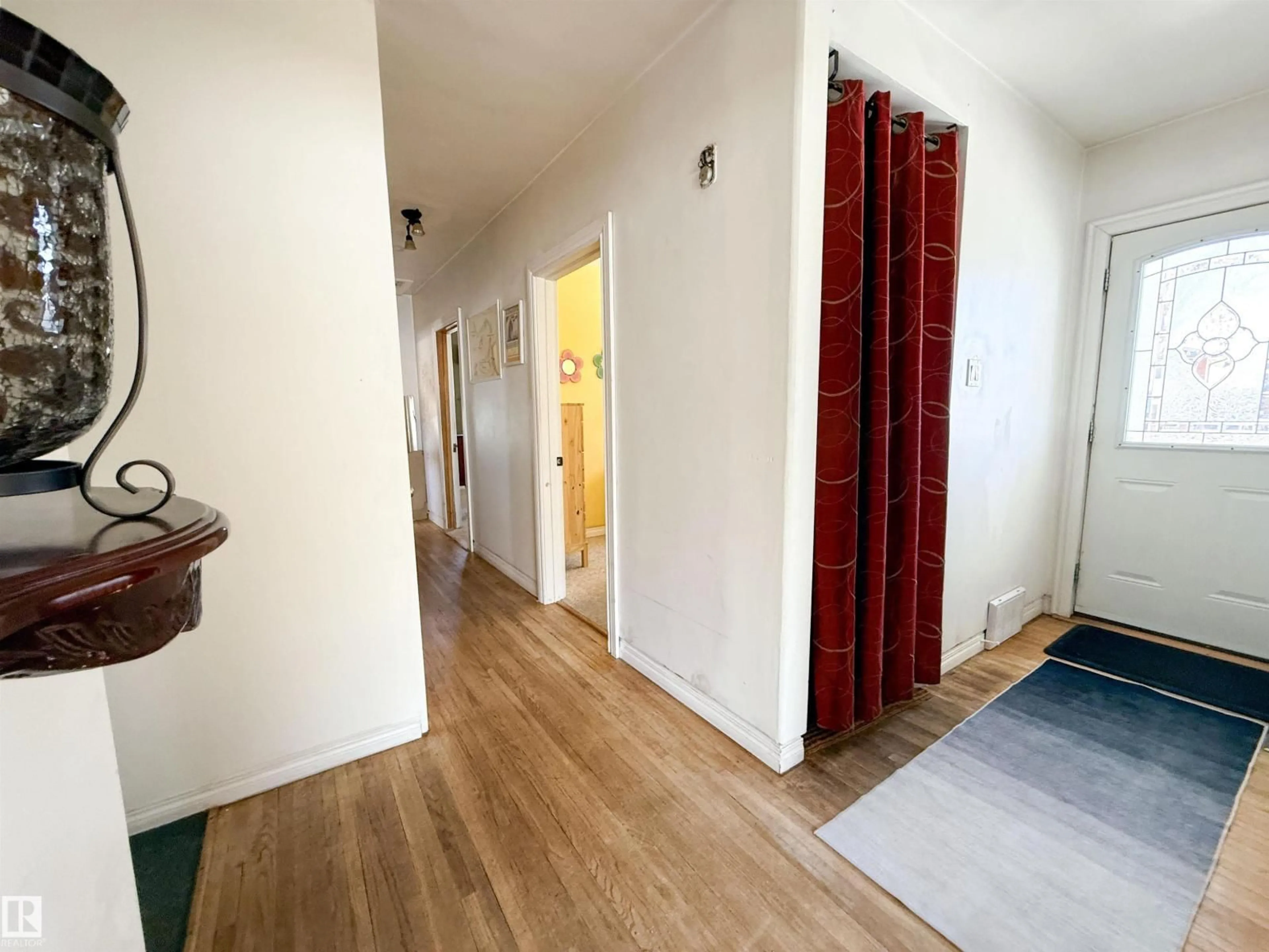 A pic of a room for NW - 12124 128 ST, Edmonton Alberta T5L1C3