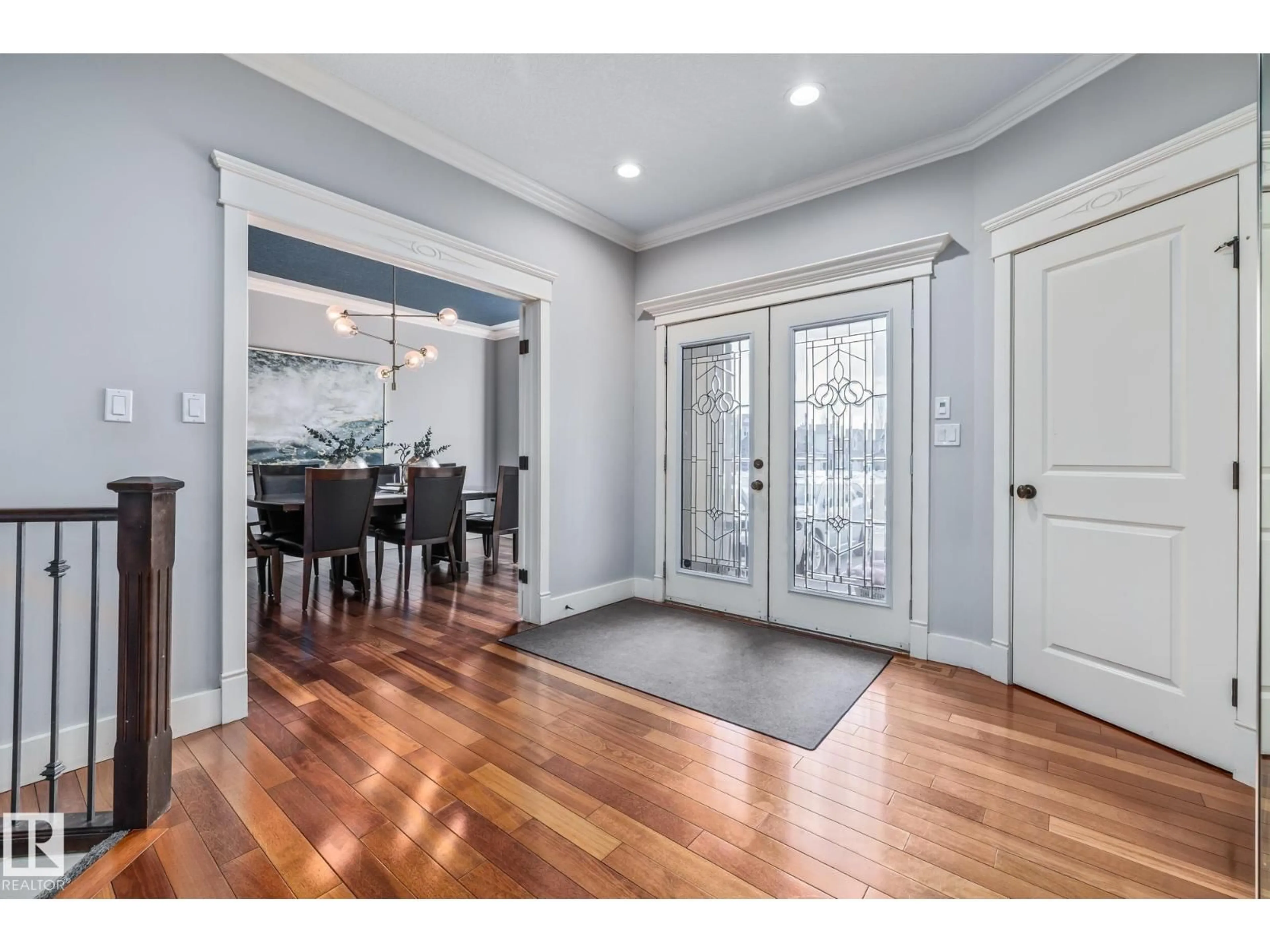 Indoor entryway for 727 107A ST, Edmonton Alberta T6W1G4