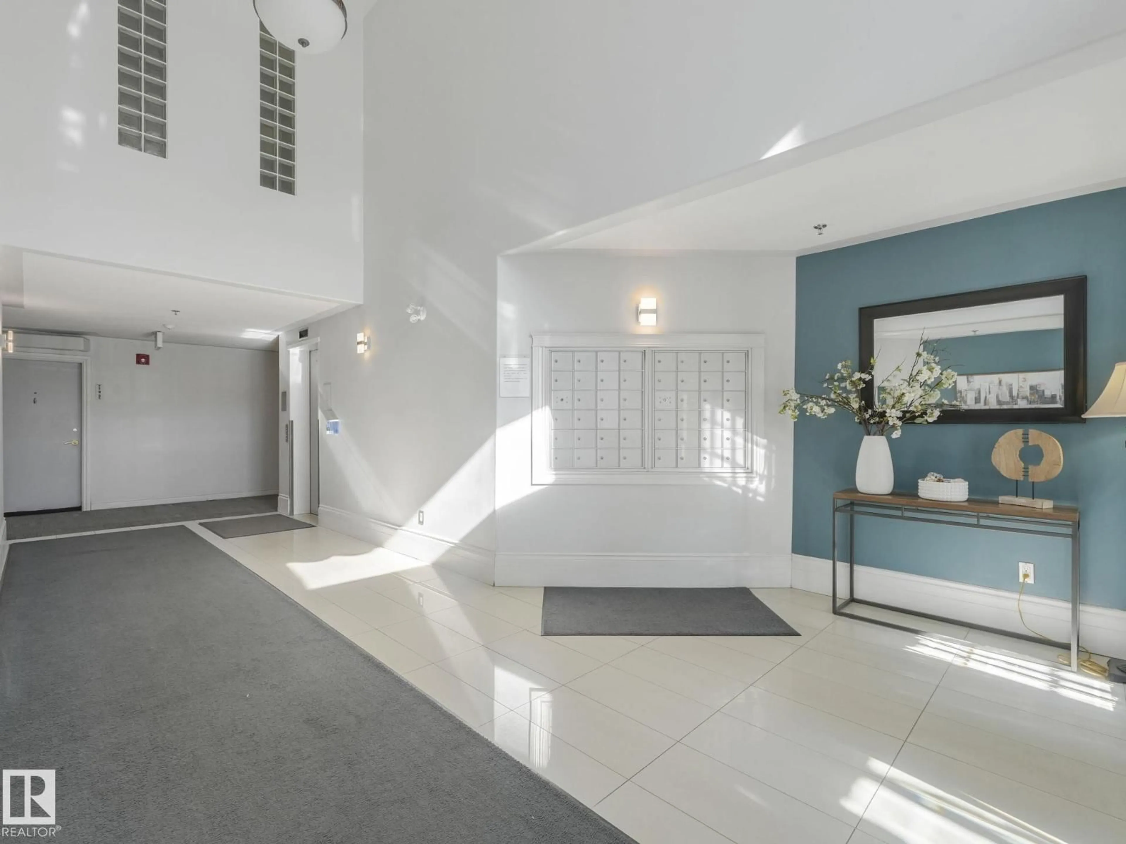 Indoor foyer for #208 - 12028 103 AV, Edmonton Alberta T5K2T9
