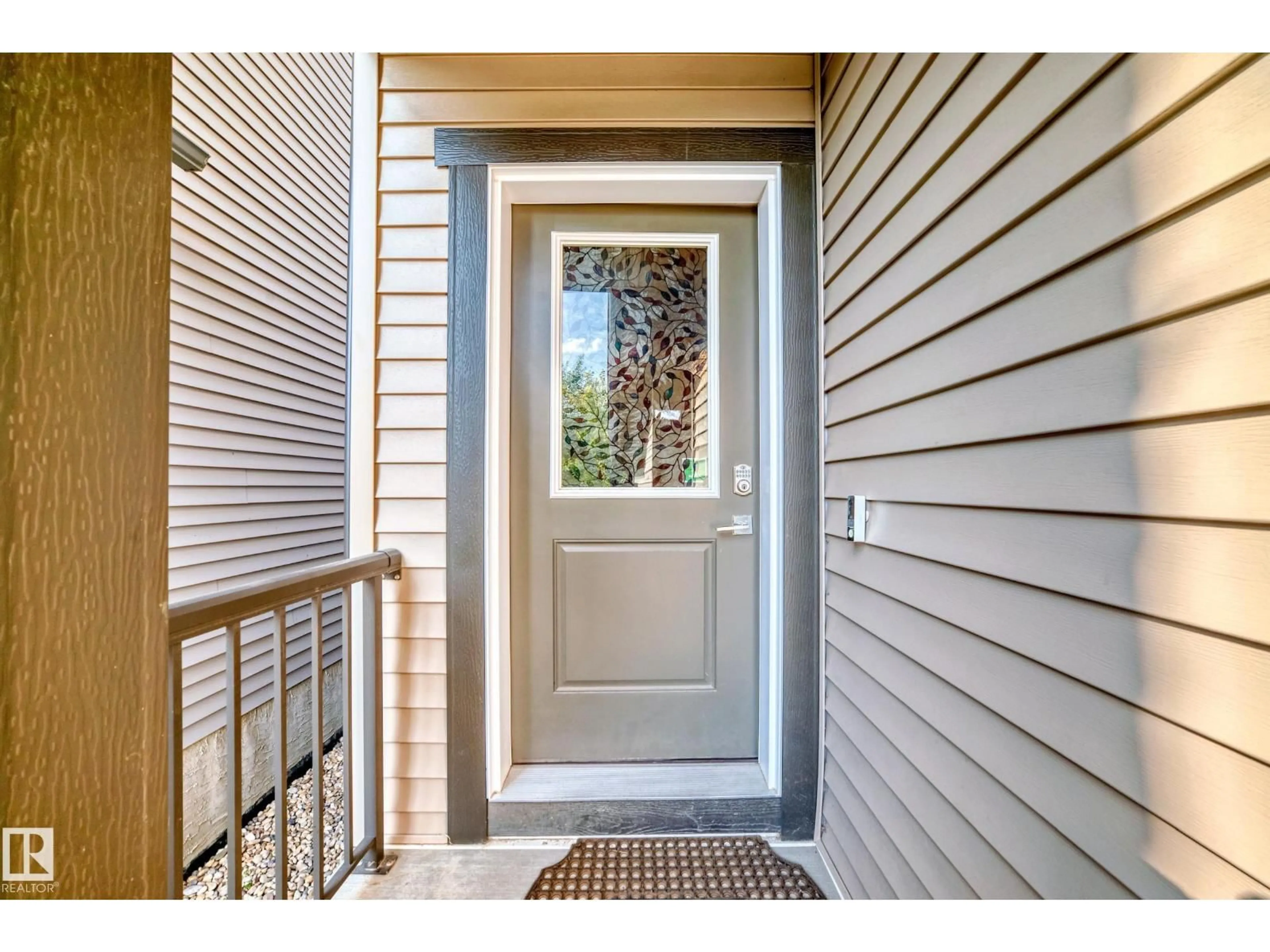 Indoor entryway for 7430 CREIGHTON PL, Edmonton Alberta T6W3Z4