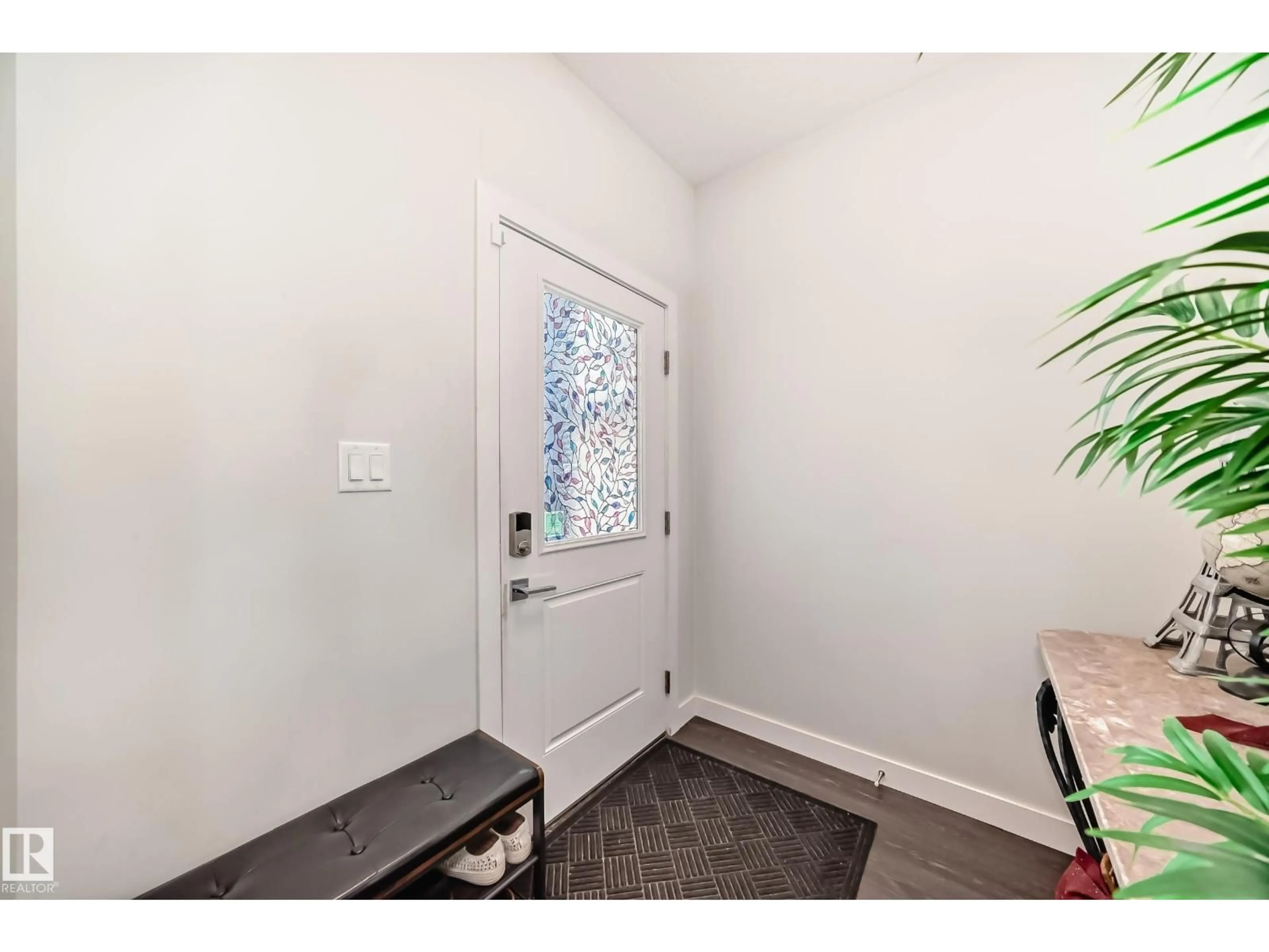 Indoor entryway for 7430 CREIGHTON PL, Edmonton Alberta T6W3Z4