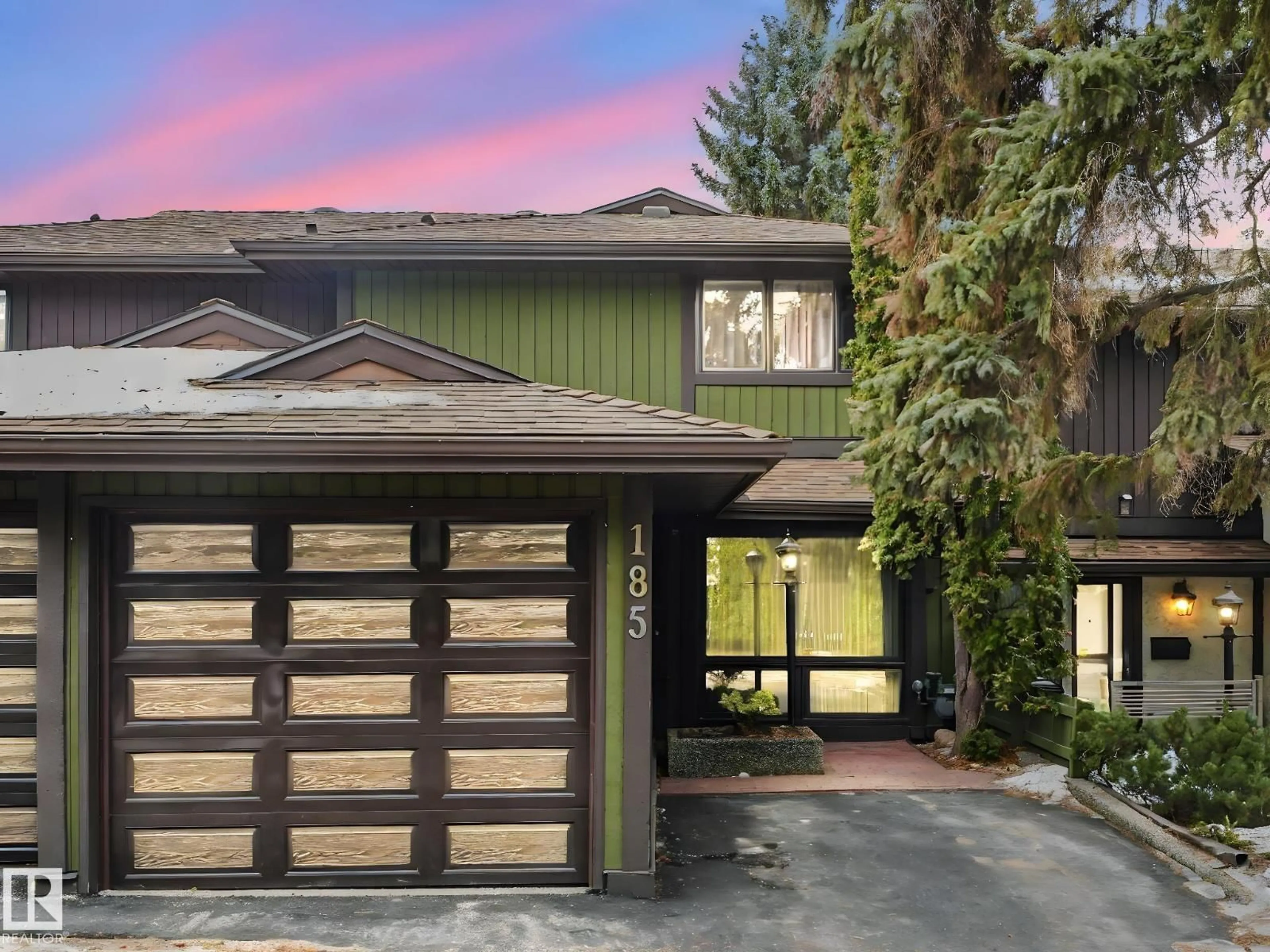 Home with vinyl exterior material, street for 185 HEARTHSTONE NW, Edmonton Alberta T6H5E5