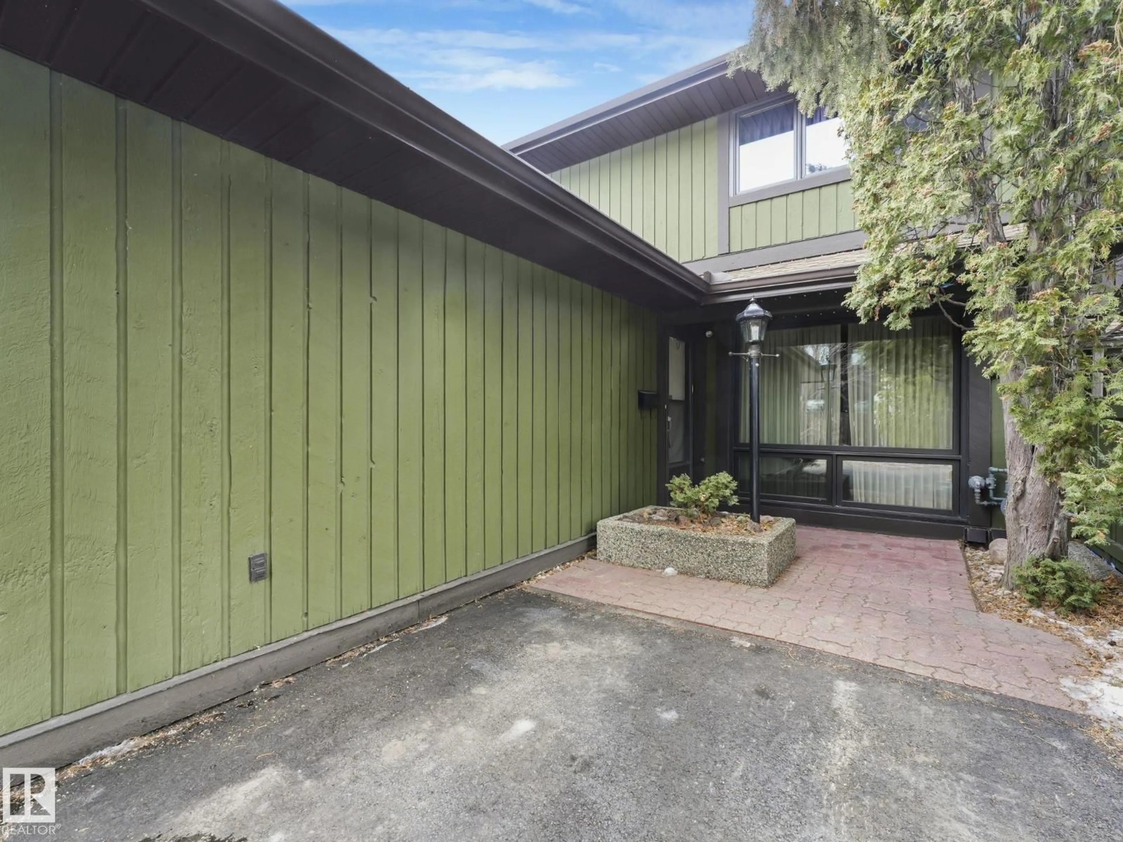 Unknown for 185 HEARTHSTONE NW, Edmonton Alberta T6H5E5