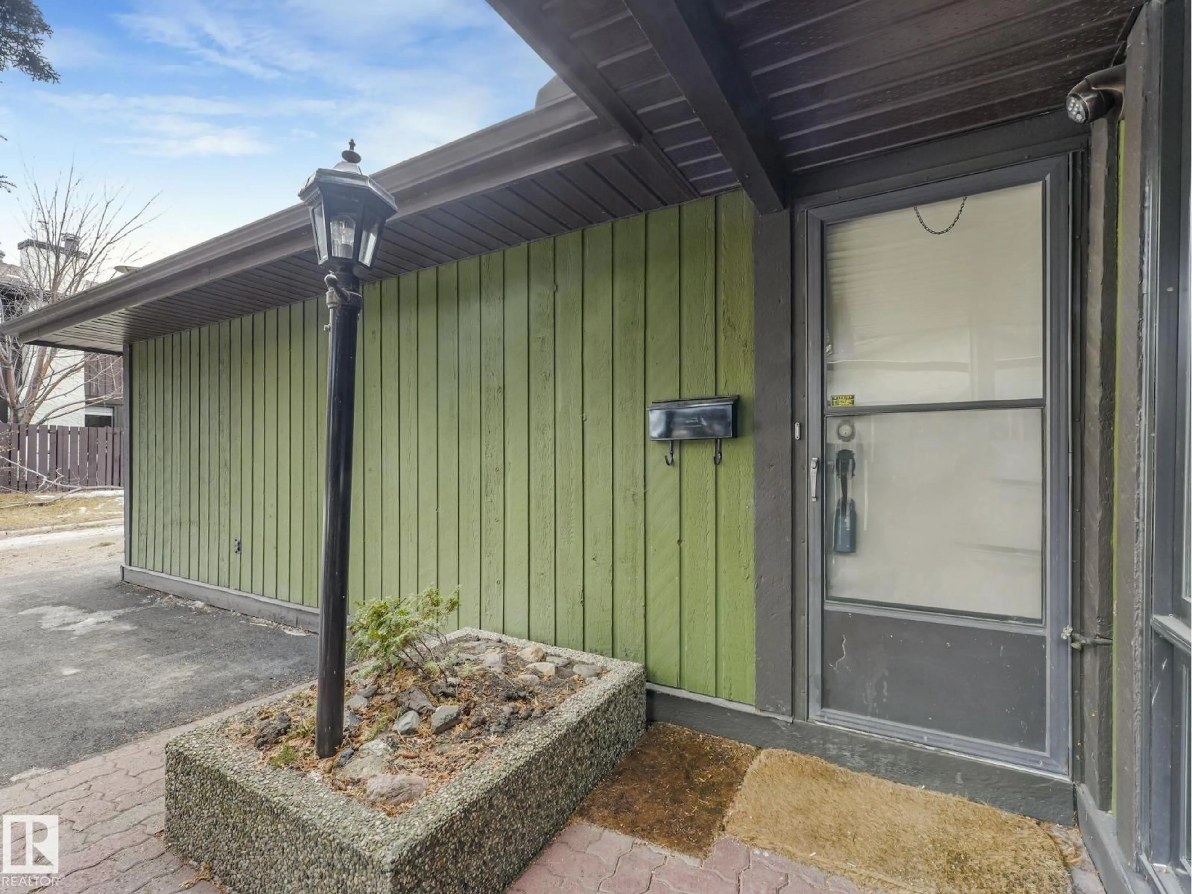 Unknown for 185 HEARTHSTONE NW, Edmonton Alberta T6H5E5