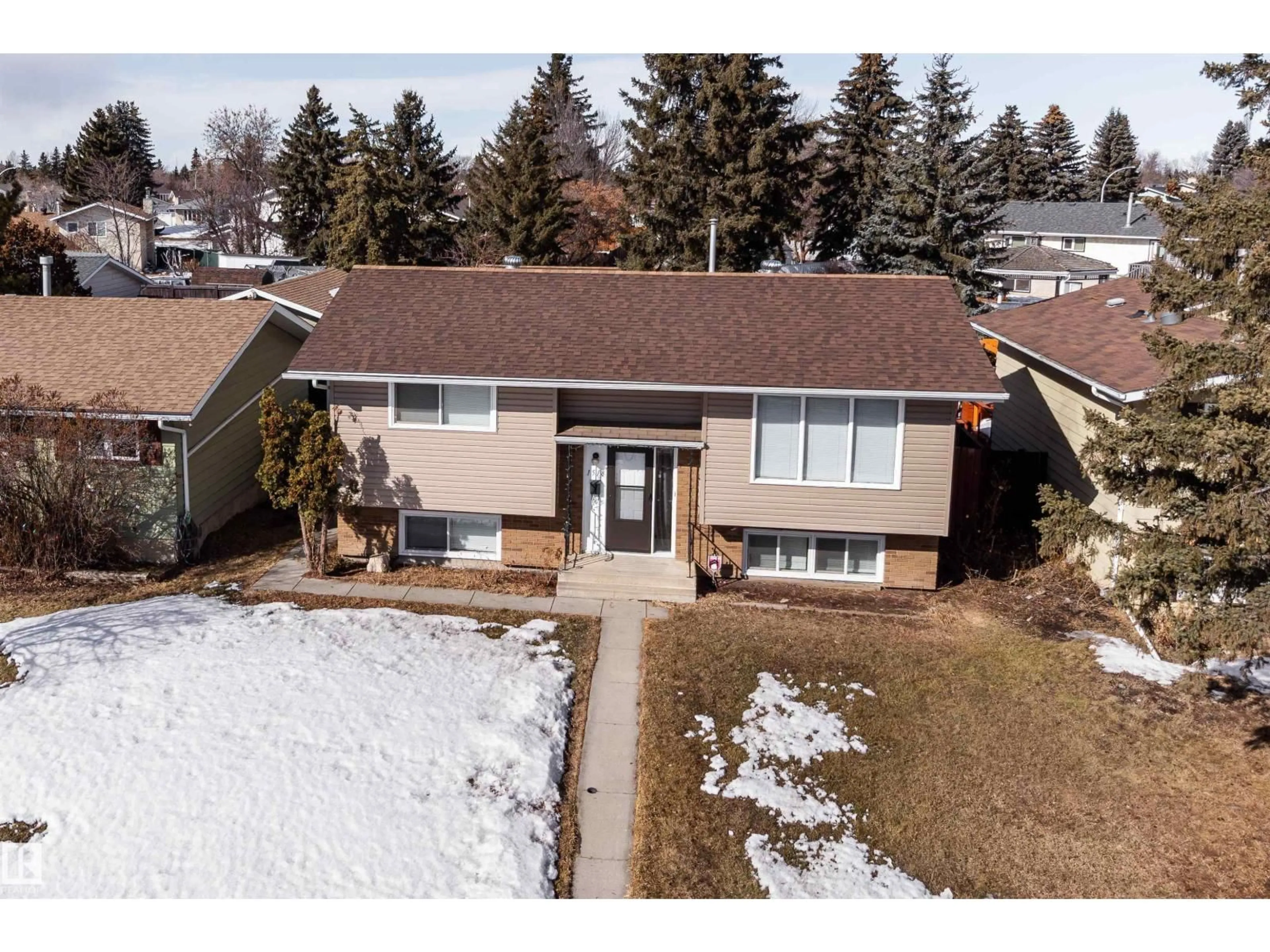 A pic from outside/outdoor area/front of a property/back of a property/a pic from drone, street for 1518 KNOTTWOOD RD, Edmonton Alberta T6K2K1