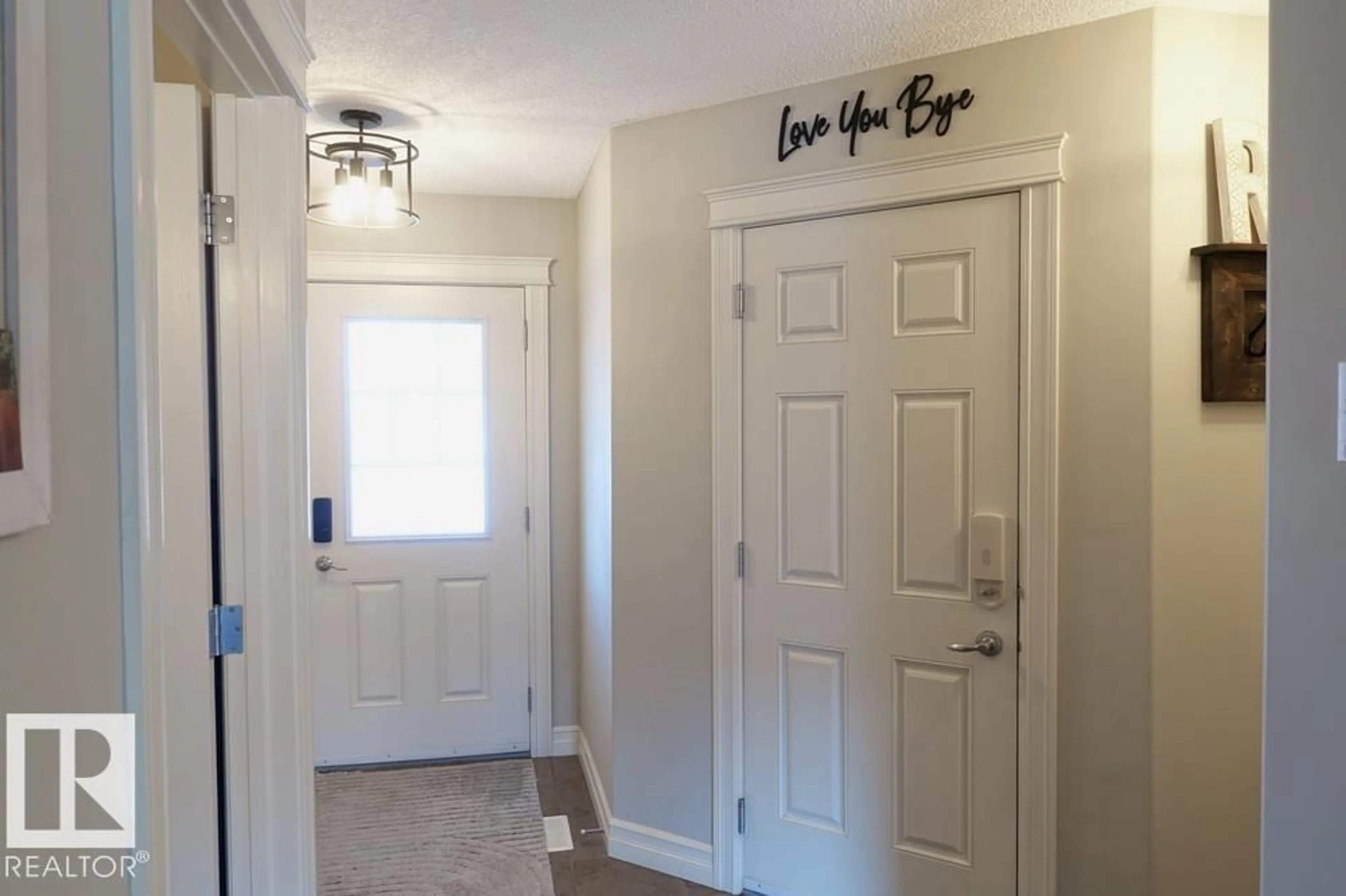 Indoor entryway for 7485 ELLESMERE WY, Sherwood Park Alberta T8H0P6