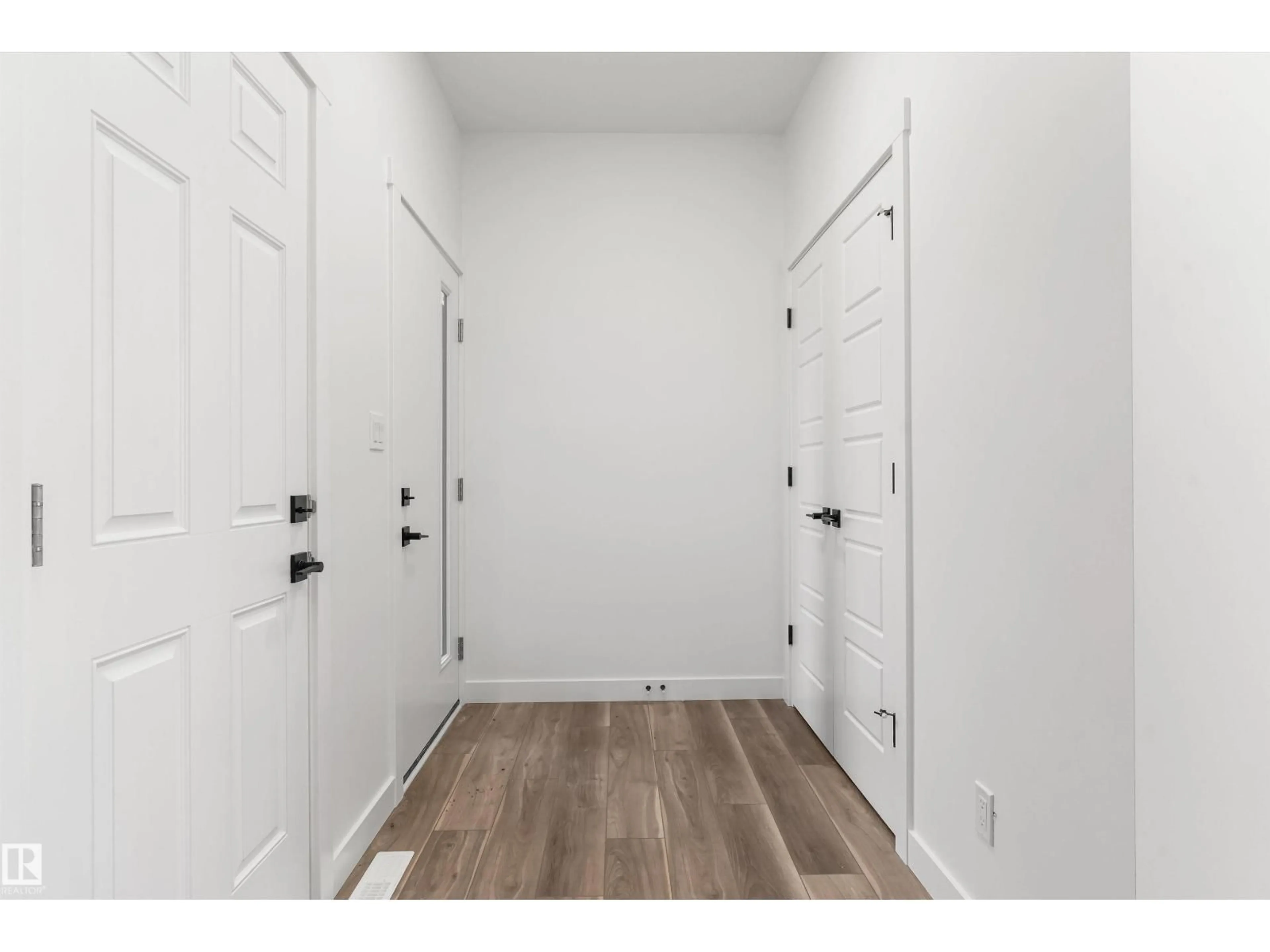 Indoor entryway for 19131 20 AV, Edmonton Alberta T6M3E8