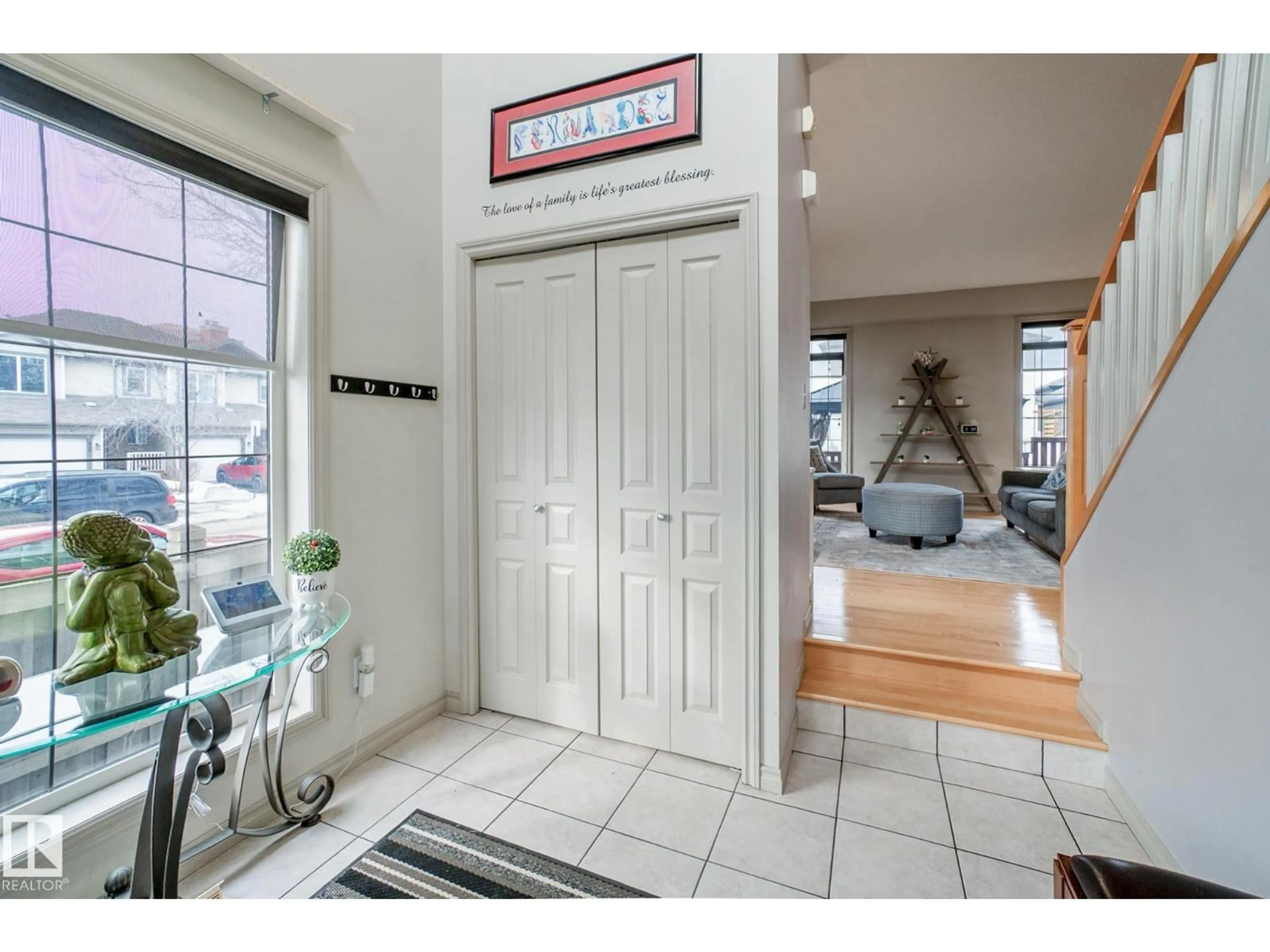 Indoor entryway for 3804 MCLEAN CL, Edmonton Alberta T6W1R3