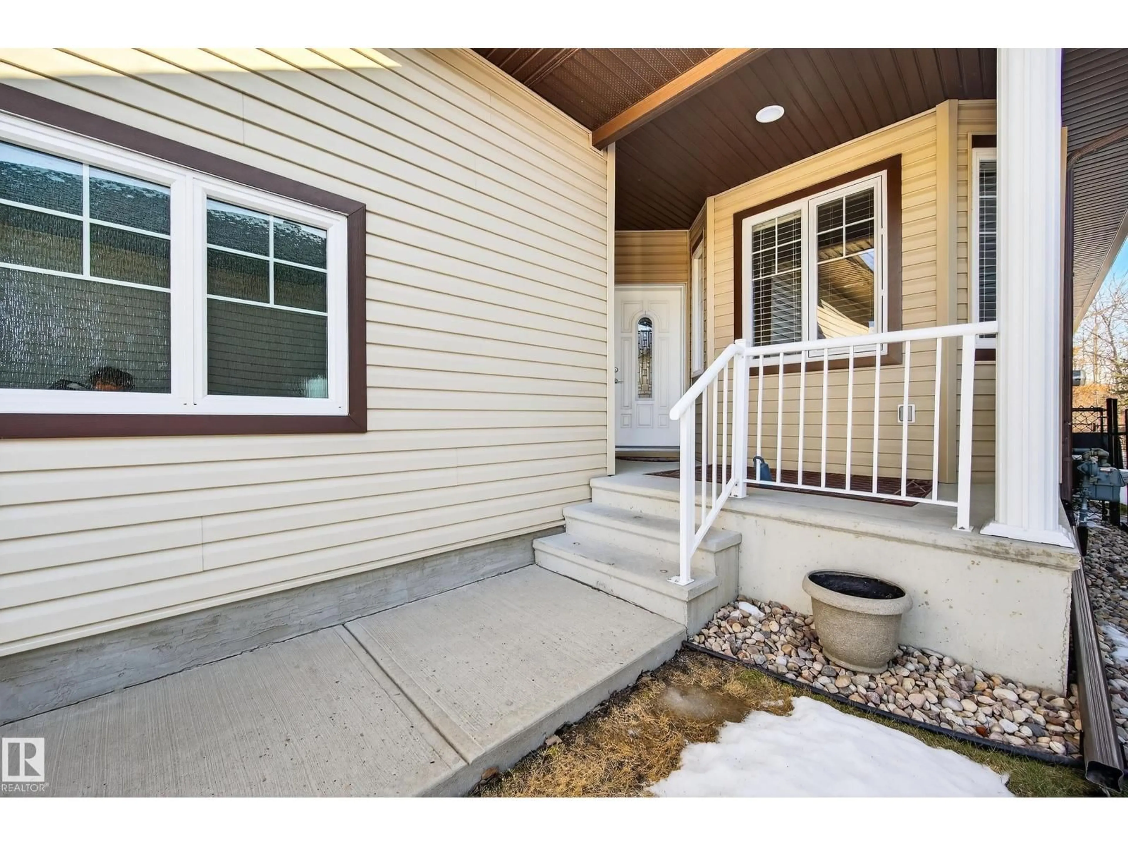 Indoor entryway for #5 - 5300 SUNVIEW LN, Sherwood Park Alberta T8H0S2