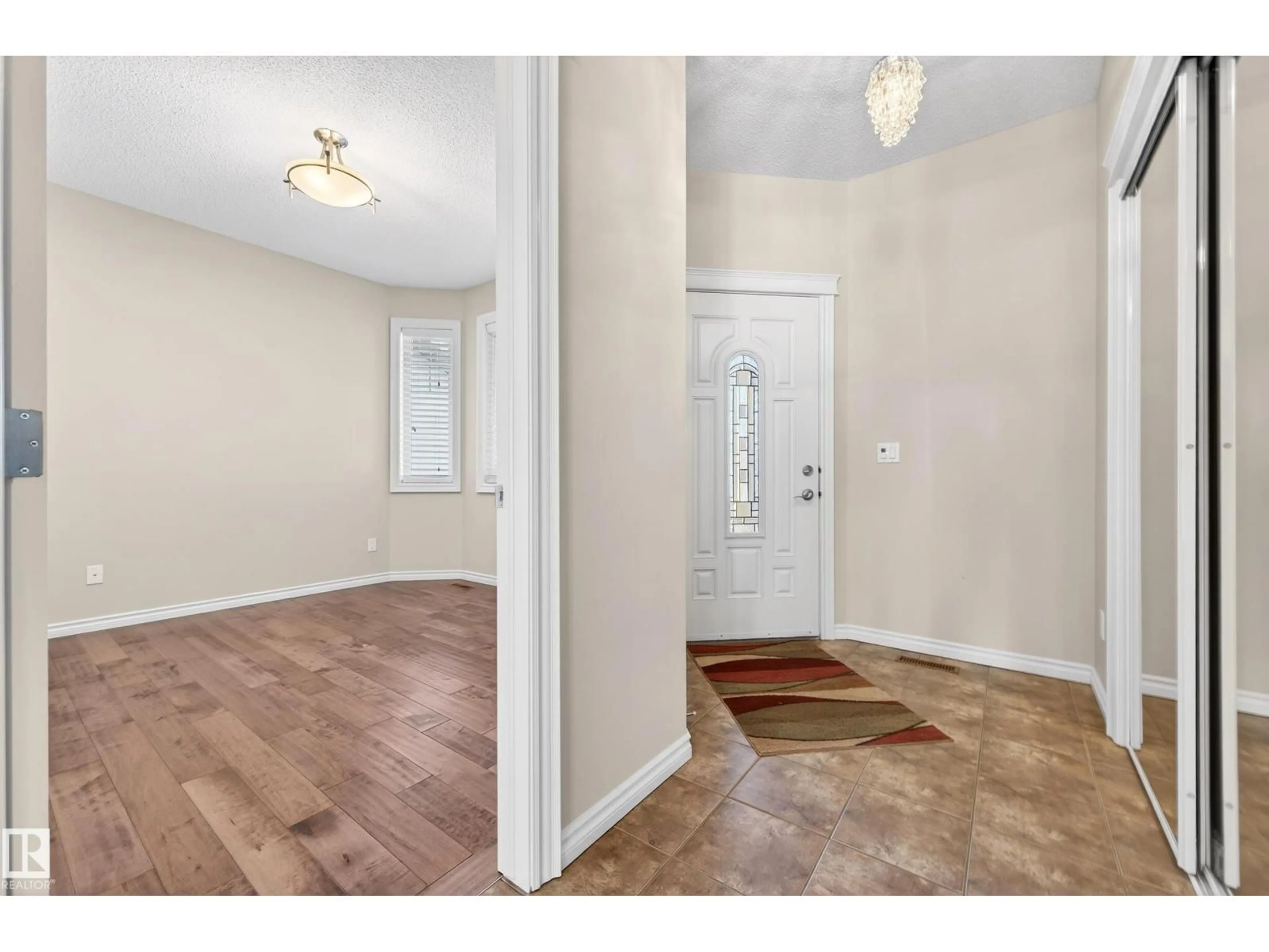 Indoor entryway for #5 - 5300 SUNVIEW LN, Sherwood Park Alberta T8H0S2