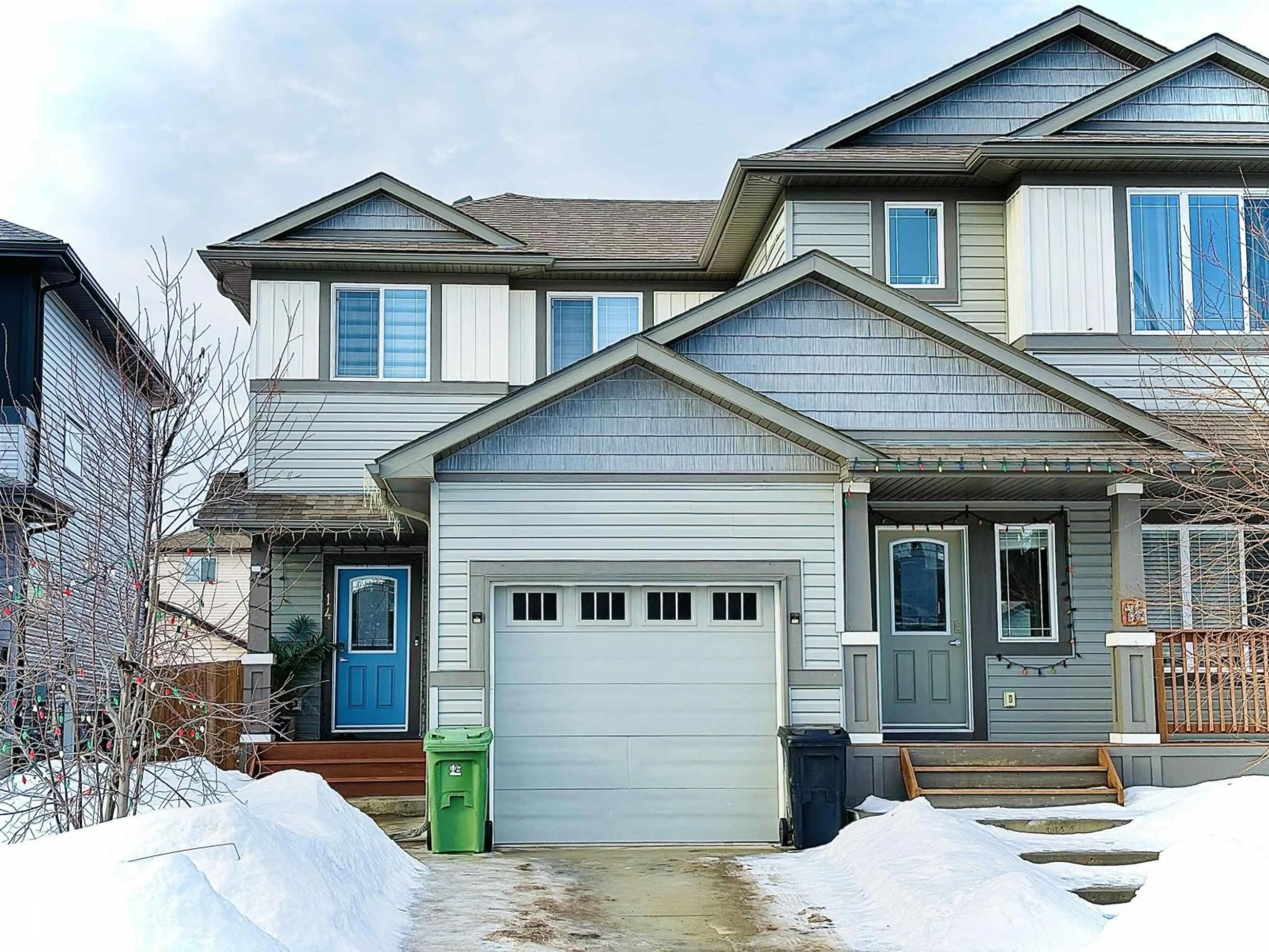 Home with vinyl exterior material, street for 14 HICKORY RD, Fort Saskatchewan Alberta T8L0R8