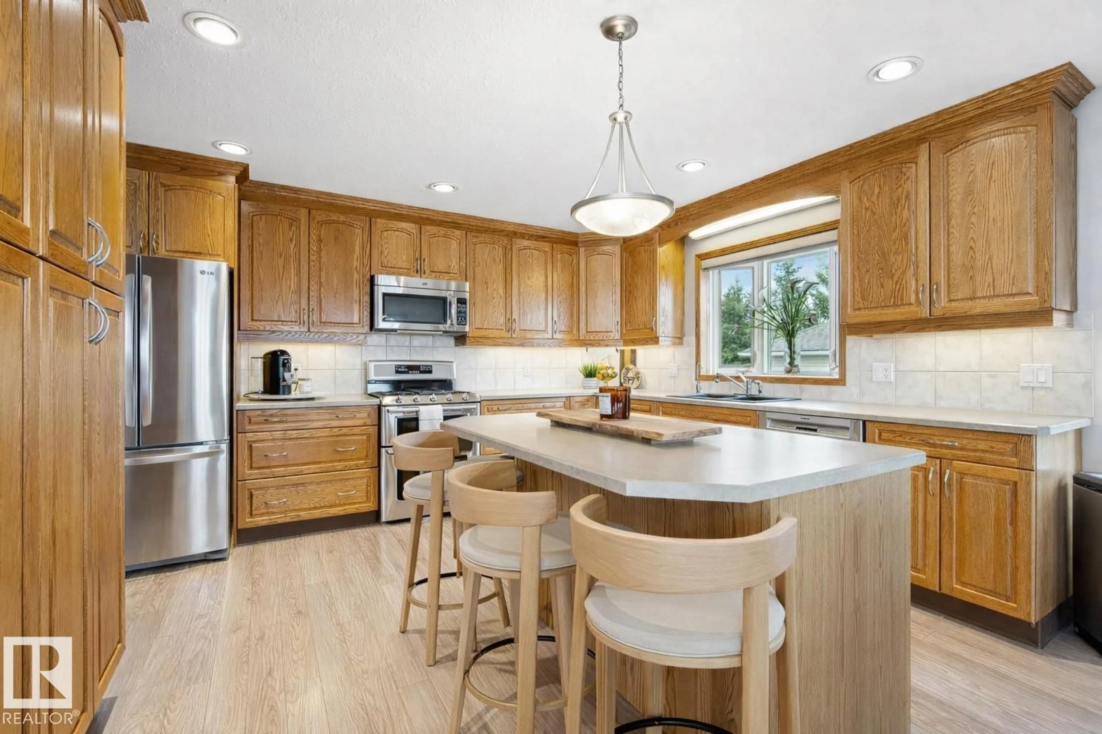 Open concept kitchen, unknown for 47257 HWY 771, Rural Wetaskiwin County Alberta T0C2V0