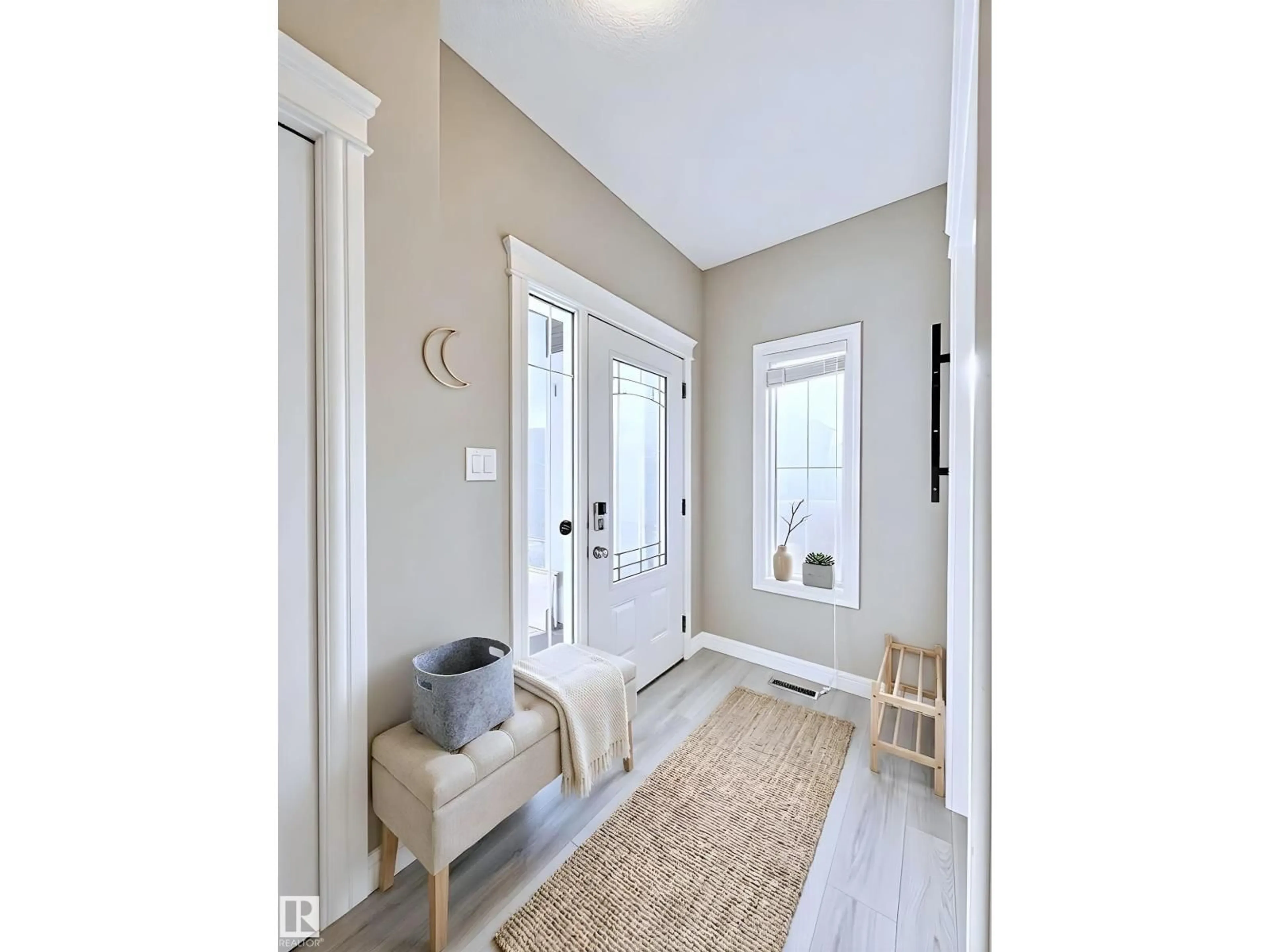 Indoor entryway for 4604 WESTCLIFF PT, Edmonton Alberta T6W2S9