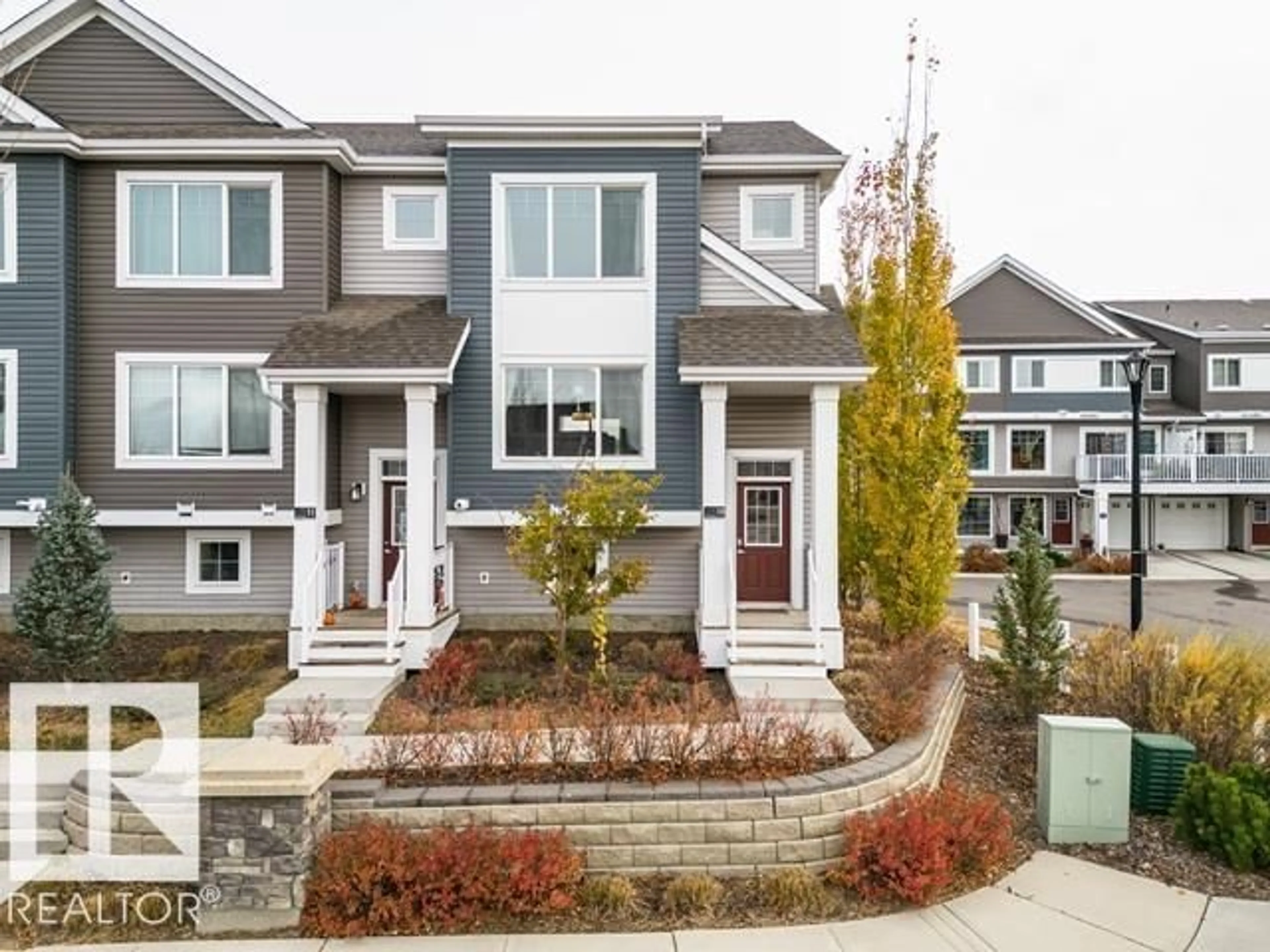 Home with vinyl exterior material, street for #10 - 1391 STARLING DR, Edmonton Alberta T5S0L3