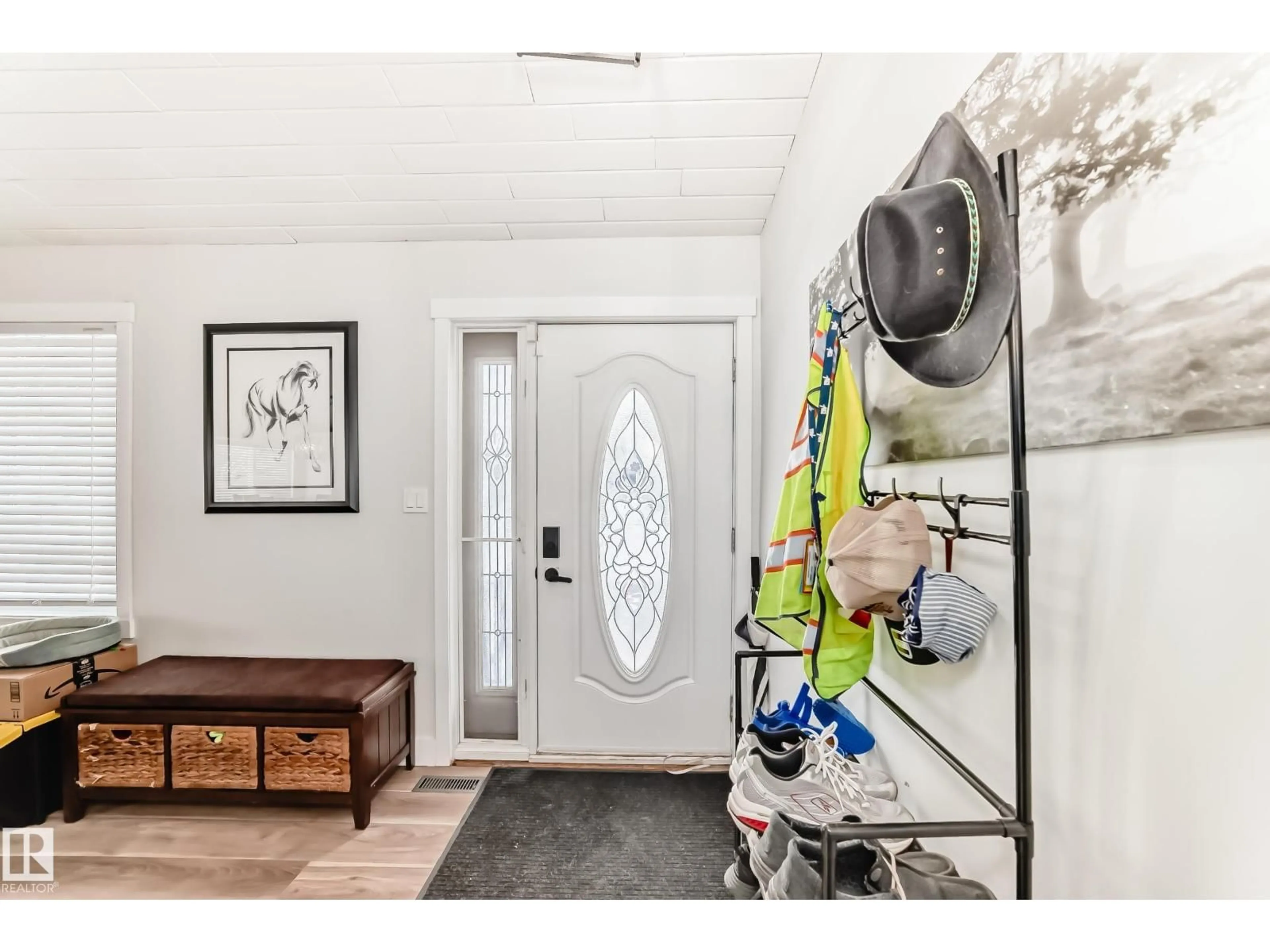 Indoor entryway for 42 ALEXANDER DR, Leduc Alberta T9E5H5