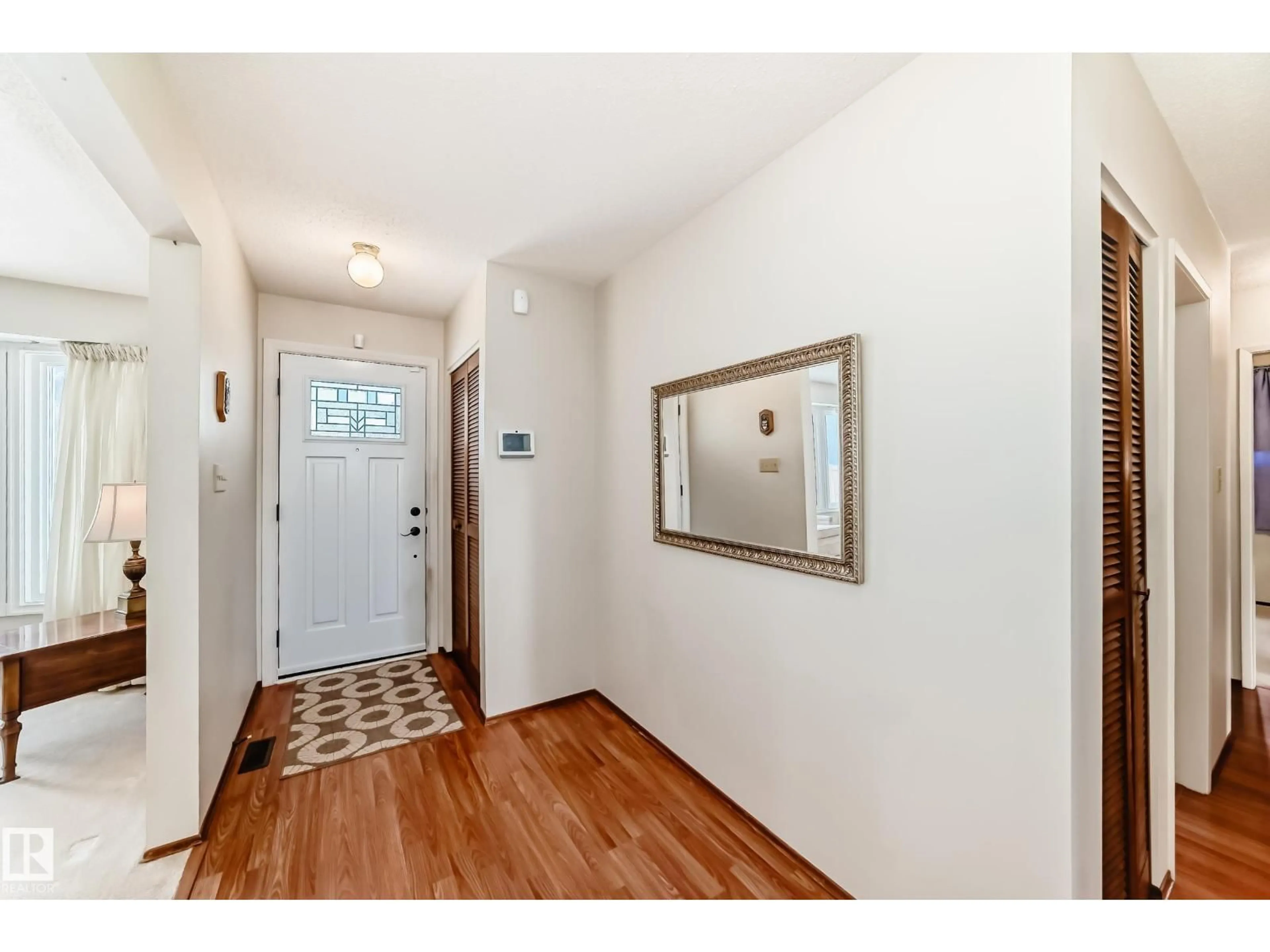 Indoor entryway for 4231 110 ST, Edmonton Alberta T6J2S9