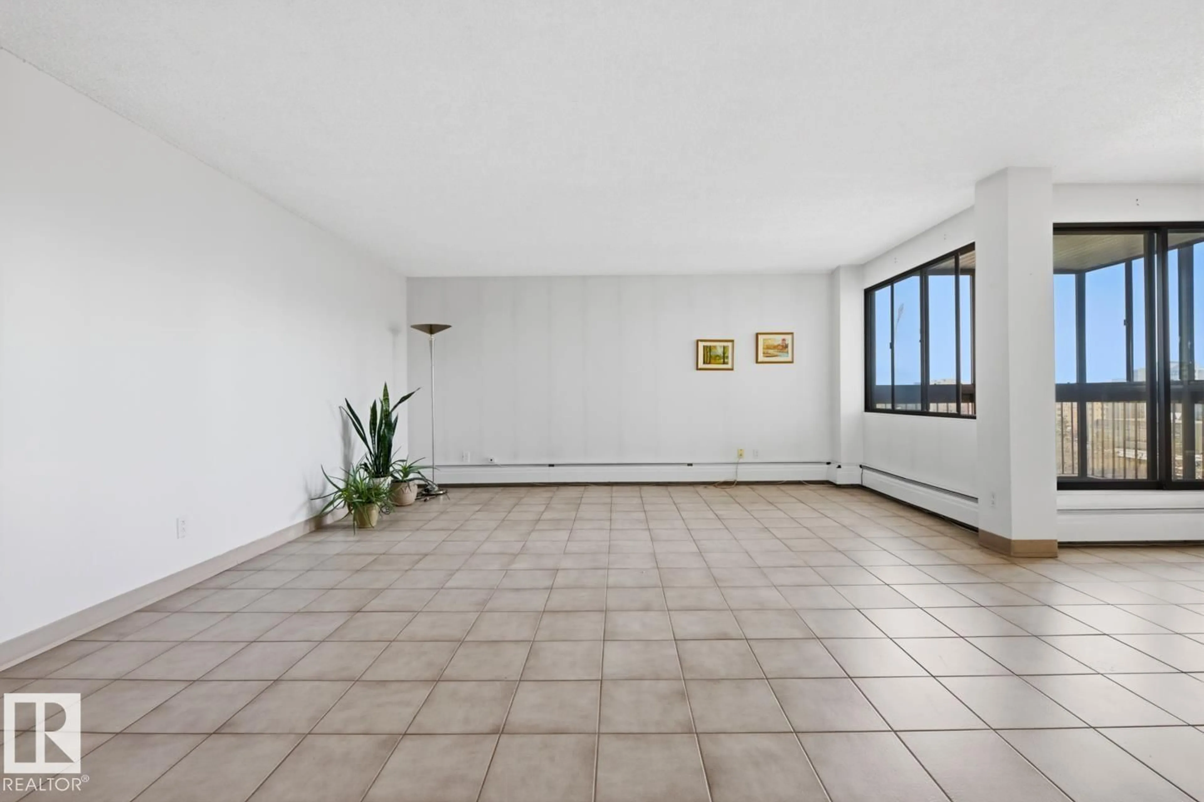 A pic of a room for #802 - 10155 114 ST NW, Edmonton Alberta T5K1R8