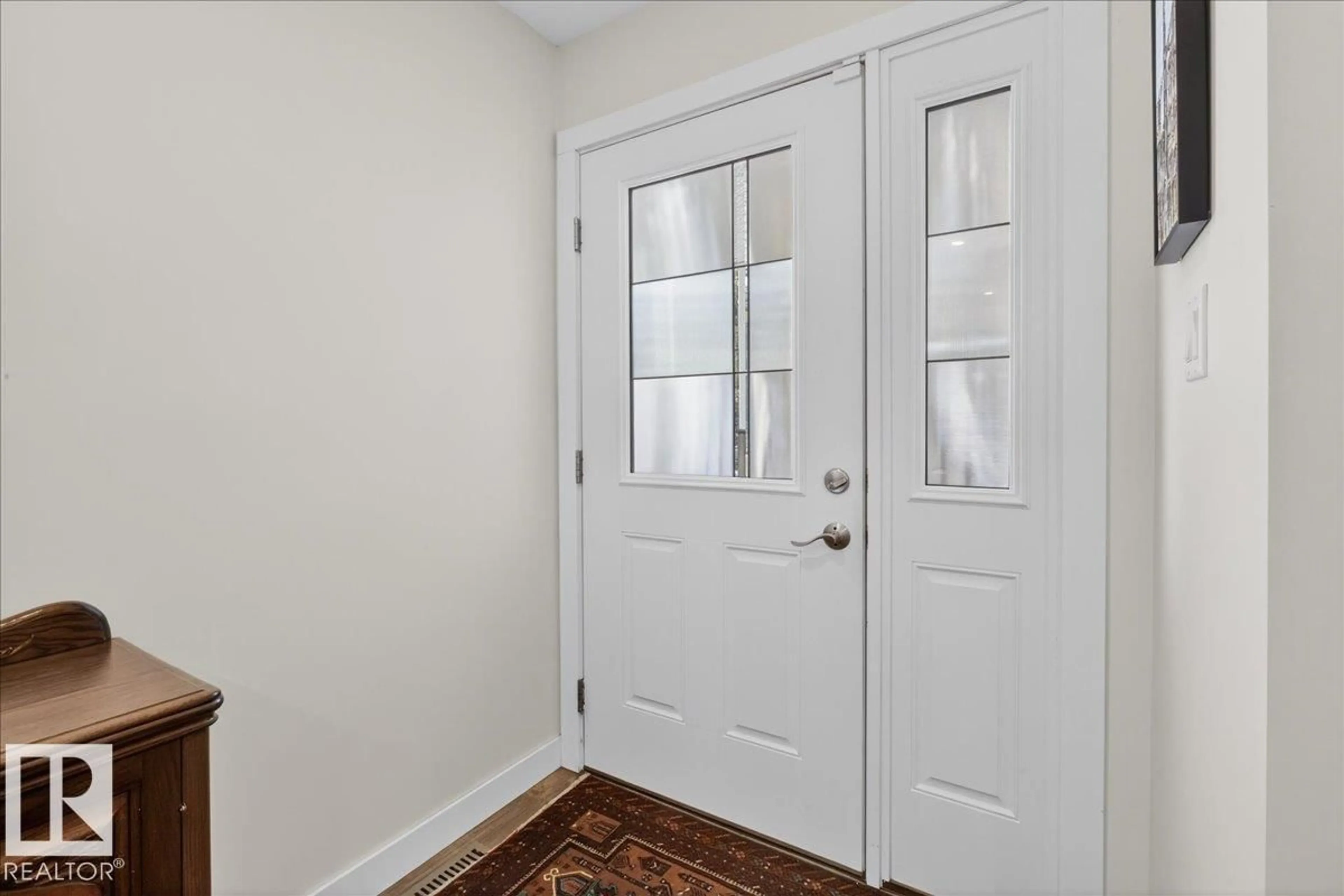 Indoor entryway for 8111 70 AV, Edmonton Alberta T6C0A6