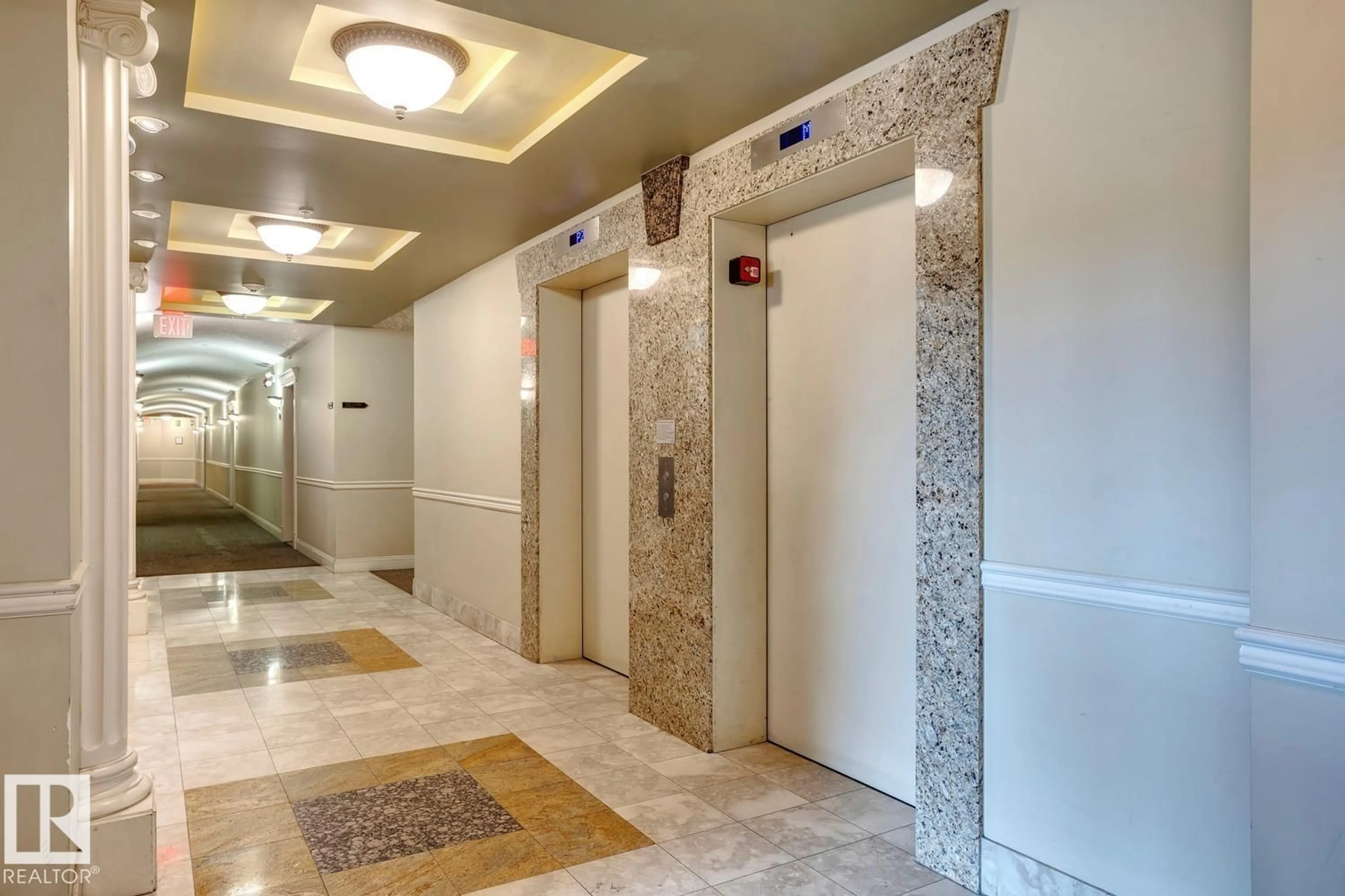 Indoor foyer for #213 - 10333 112 ST, Edmonton Alberta T5K0B4