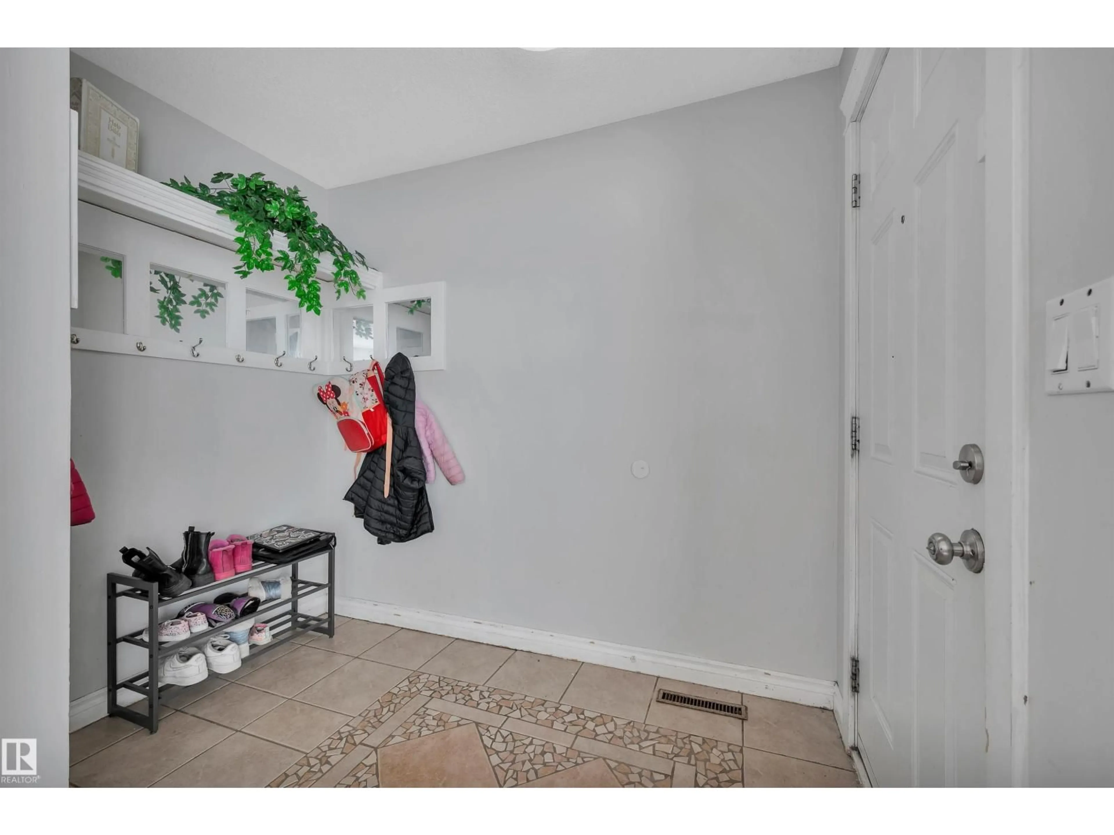 Indoor entryway for NW - 8408 133 A AV, Edmonton Alberta T5E1E9