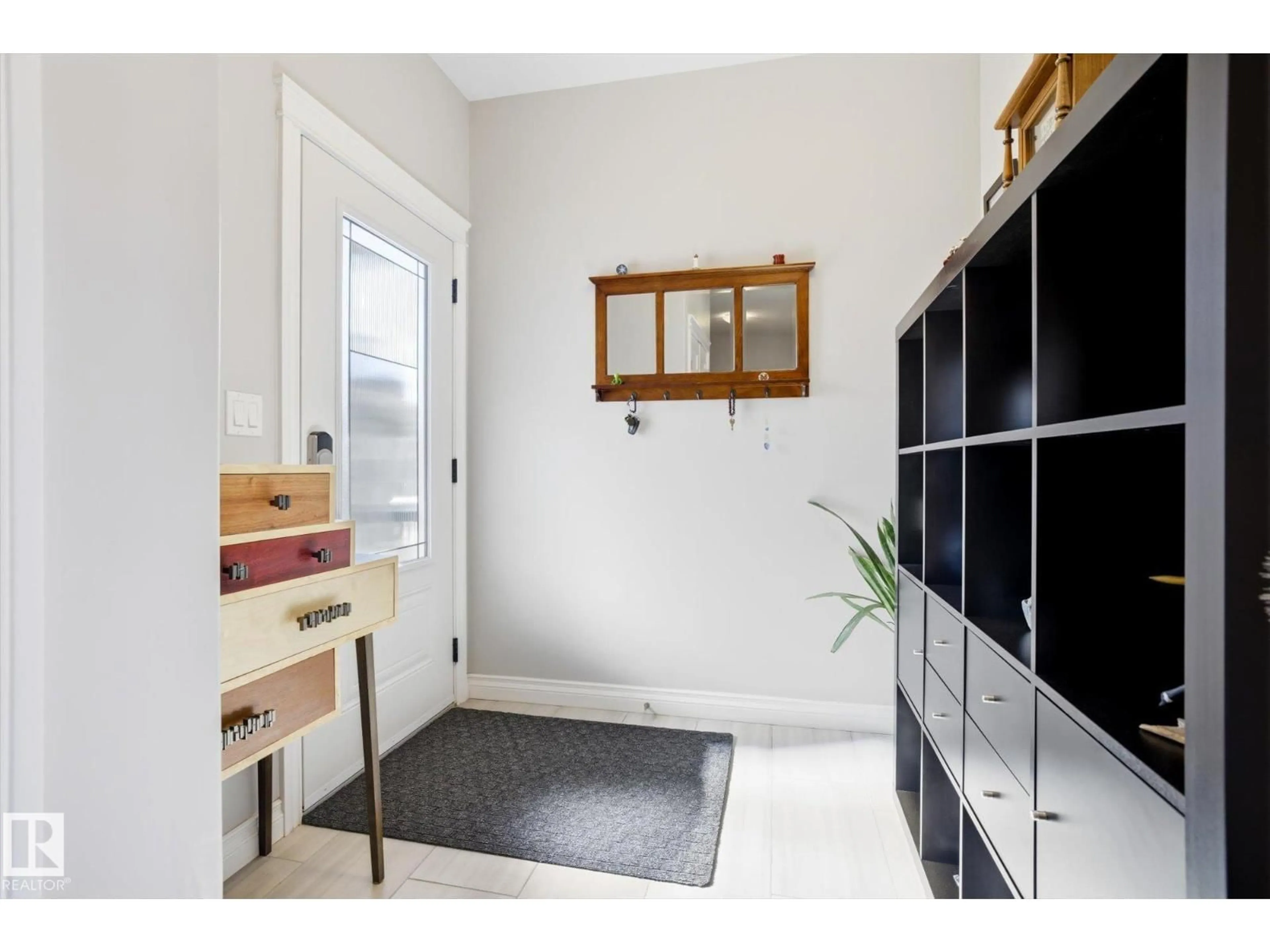 Indoor entryway for 22314 82 AV, Edmonton Alberta T5T7A2