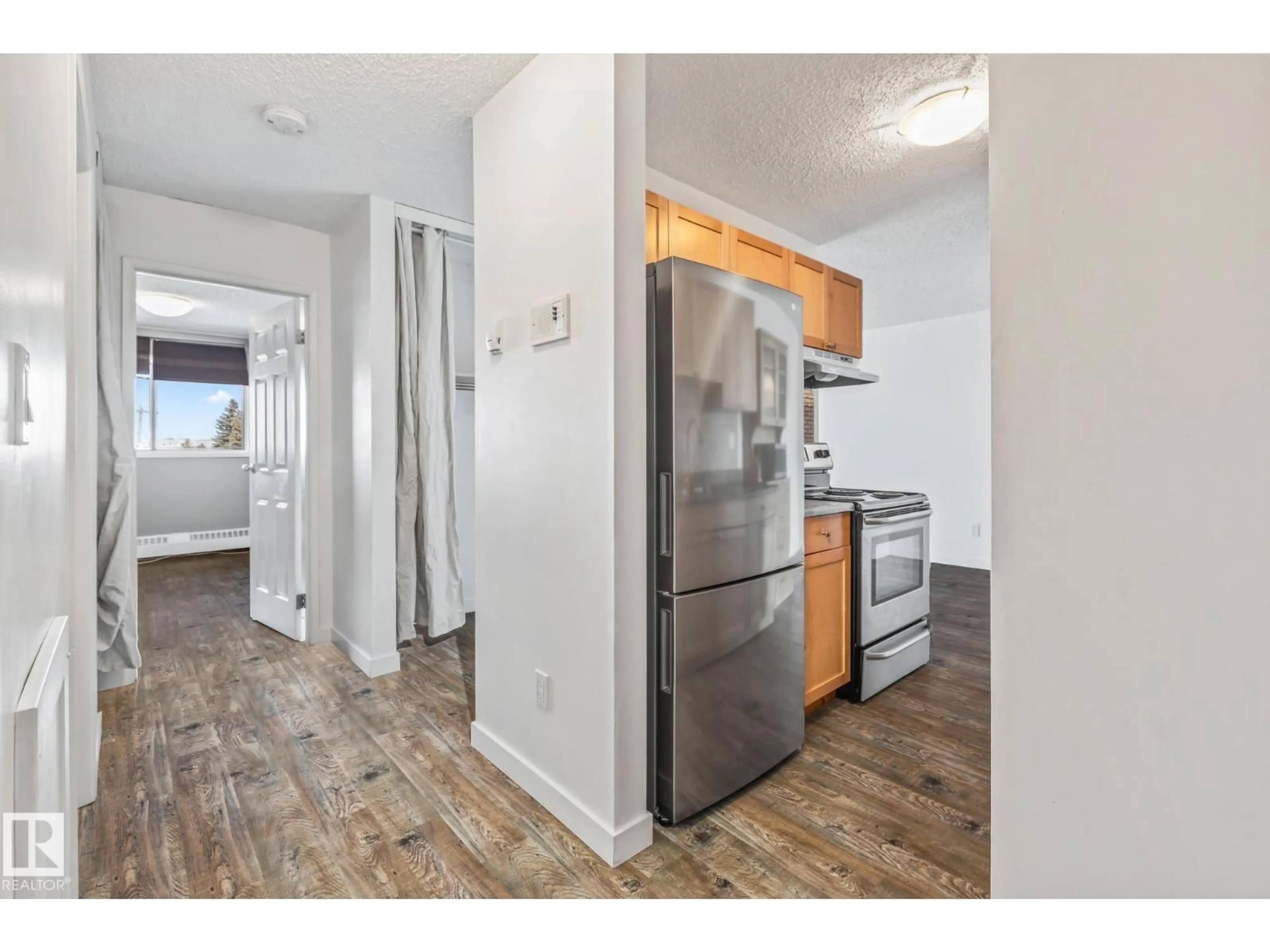 Standard kitchen, unknown for 403 BROWN ST, Stony Plain Alberta T7Z1P3