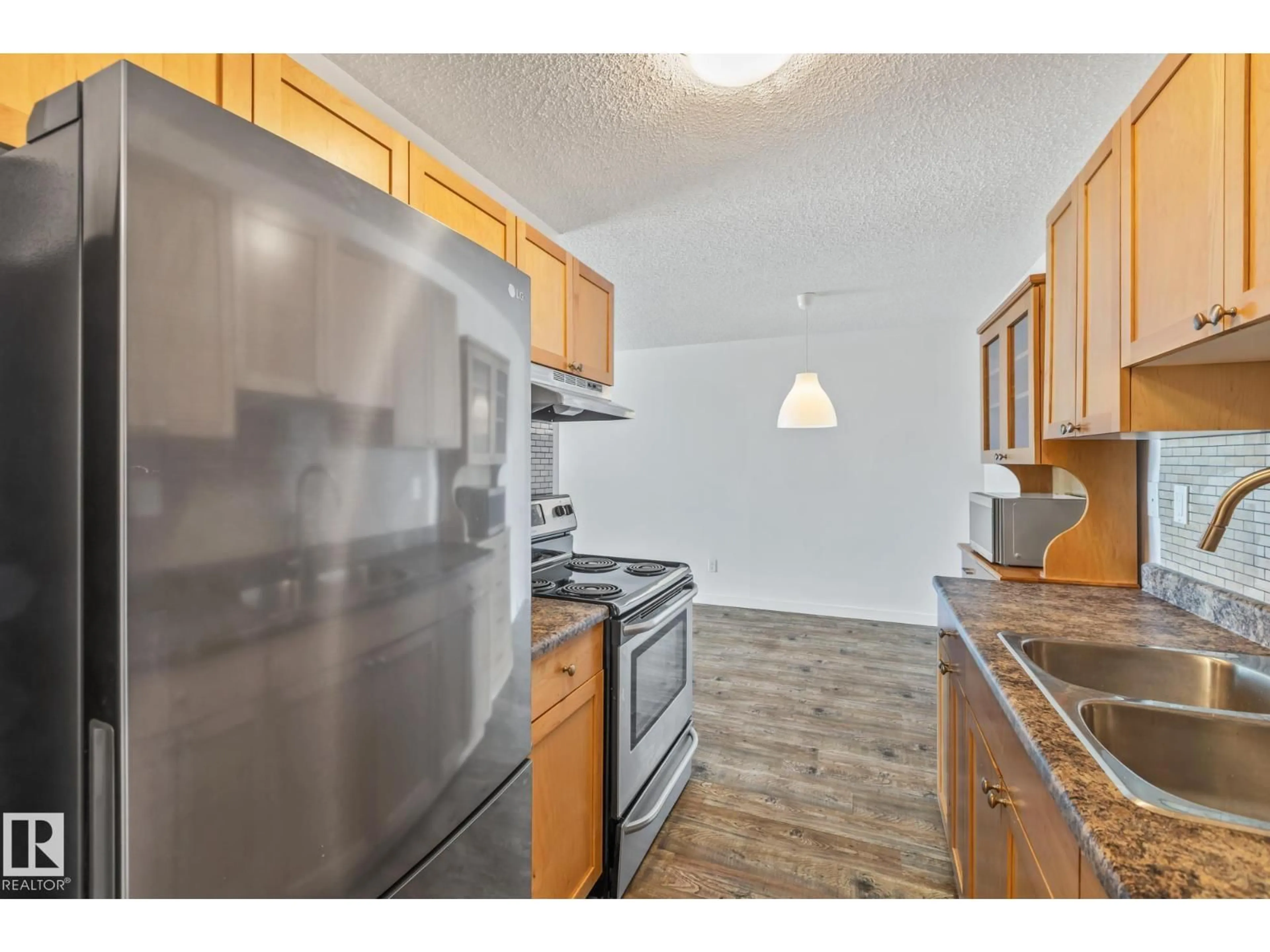Standard kitchen, unknown for 403 BROWN ST, Stony Plain Alberta T7Z1P3