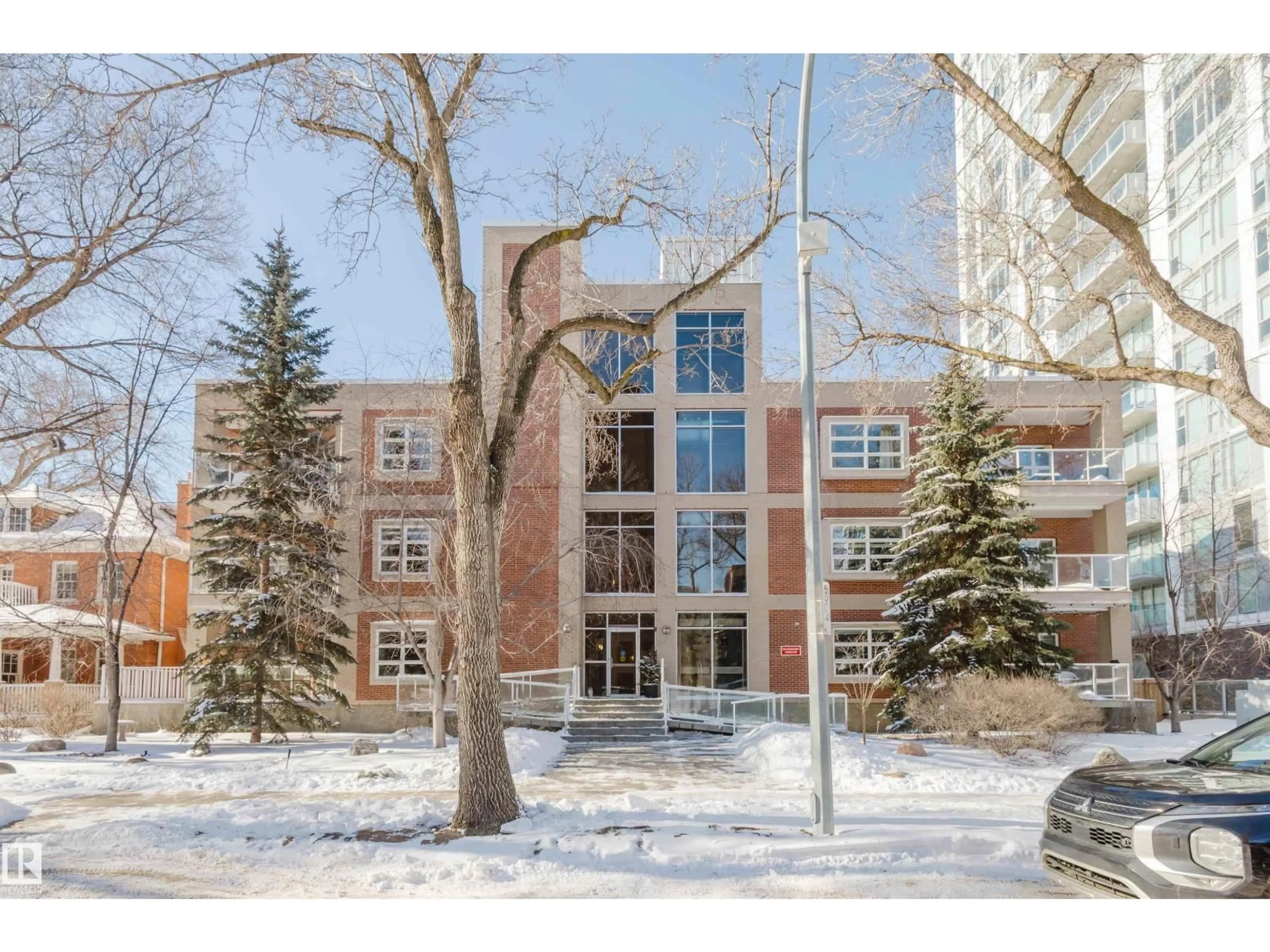 Unknown for 9910 - 207 111 ST NW, Edmonton Alberta T5K1K2