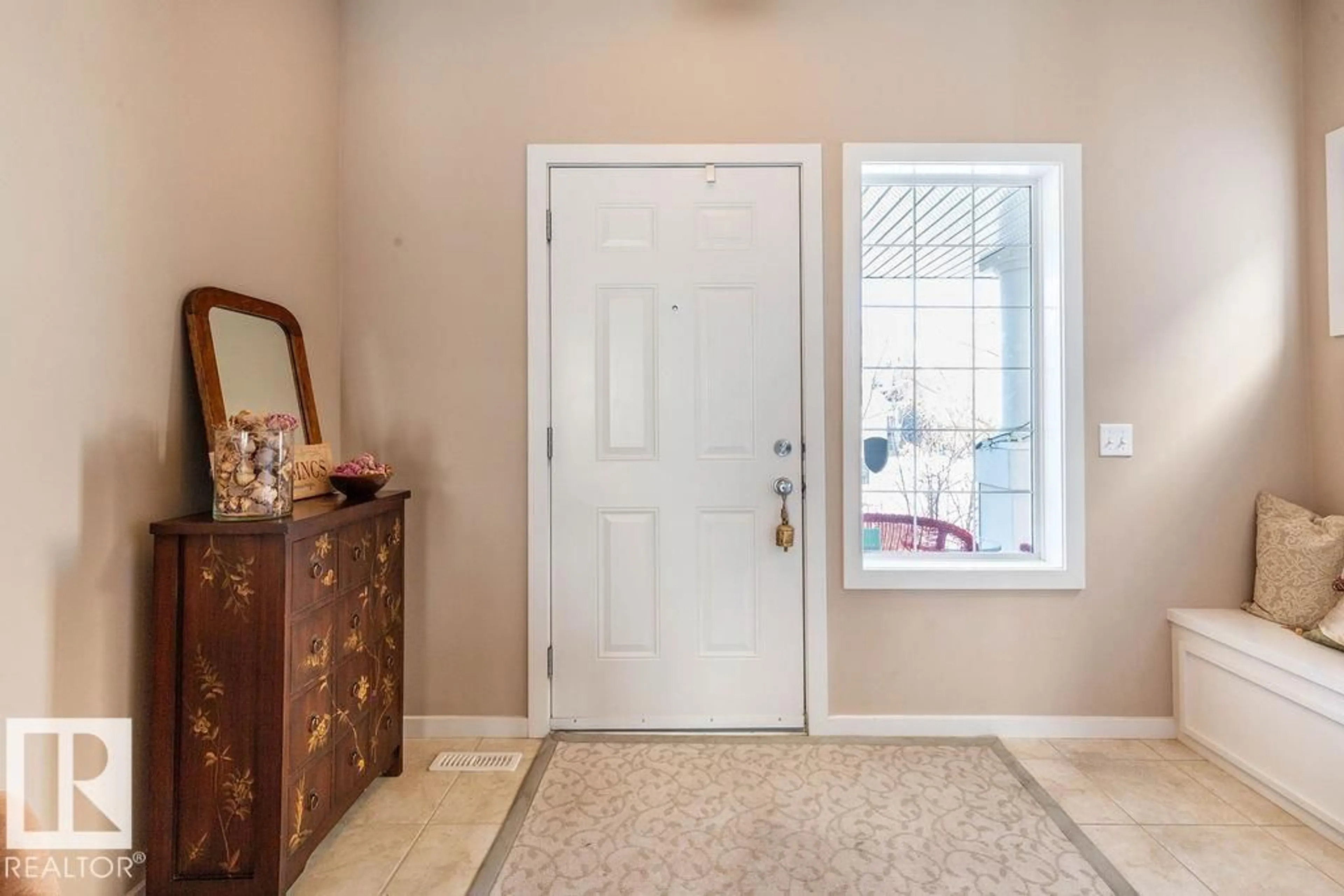 Indoor entryway for SW - 1119 82 ST, Edmonton Alberta T6X1E5