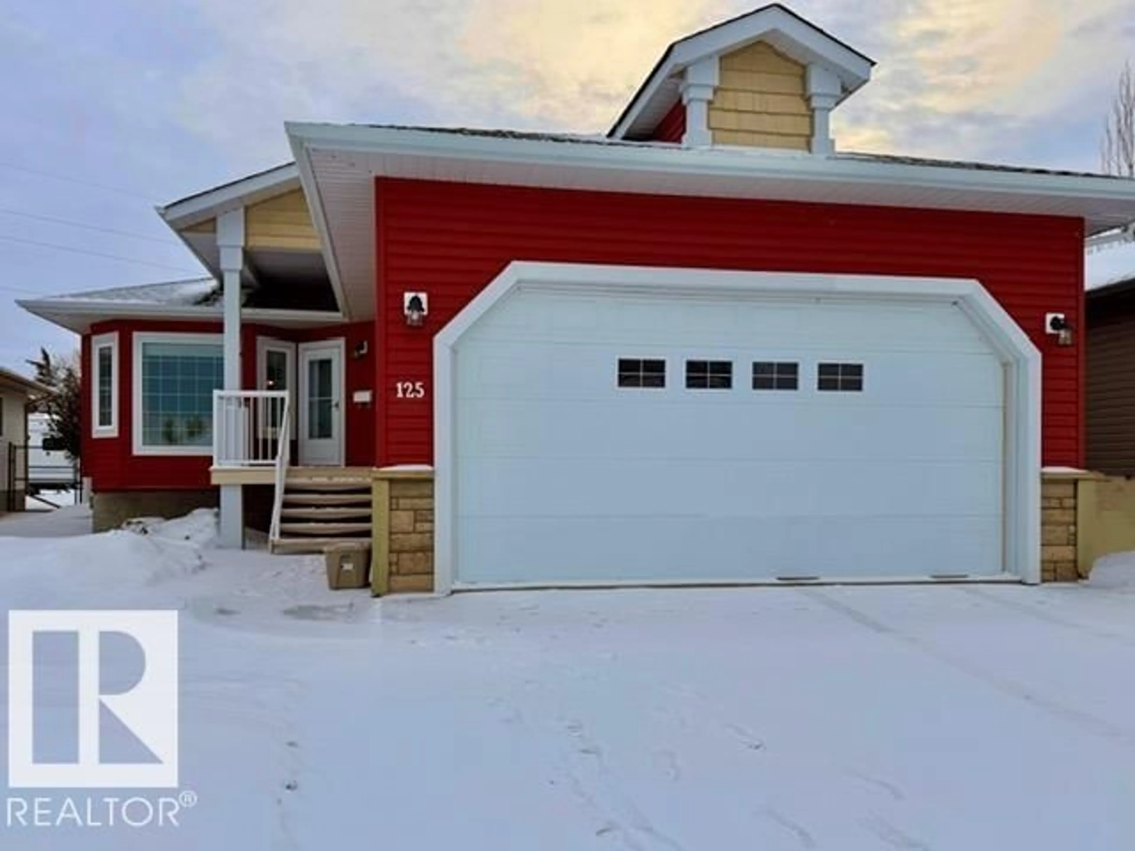 Home with vinyl exterior material, street for 125 NORTHBEND DR, Wetaskiwin Alberta T9A3L4