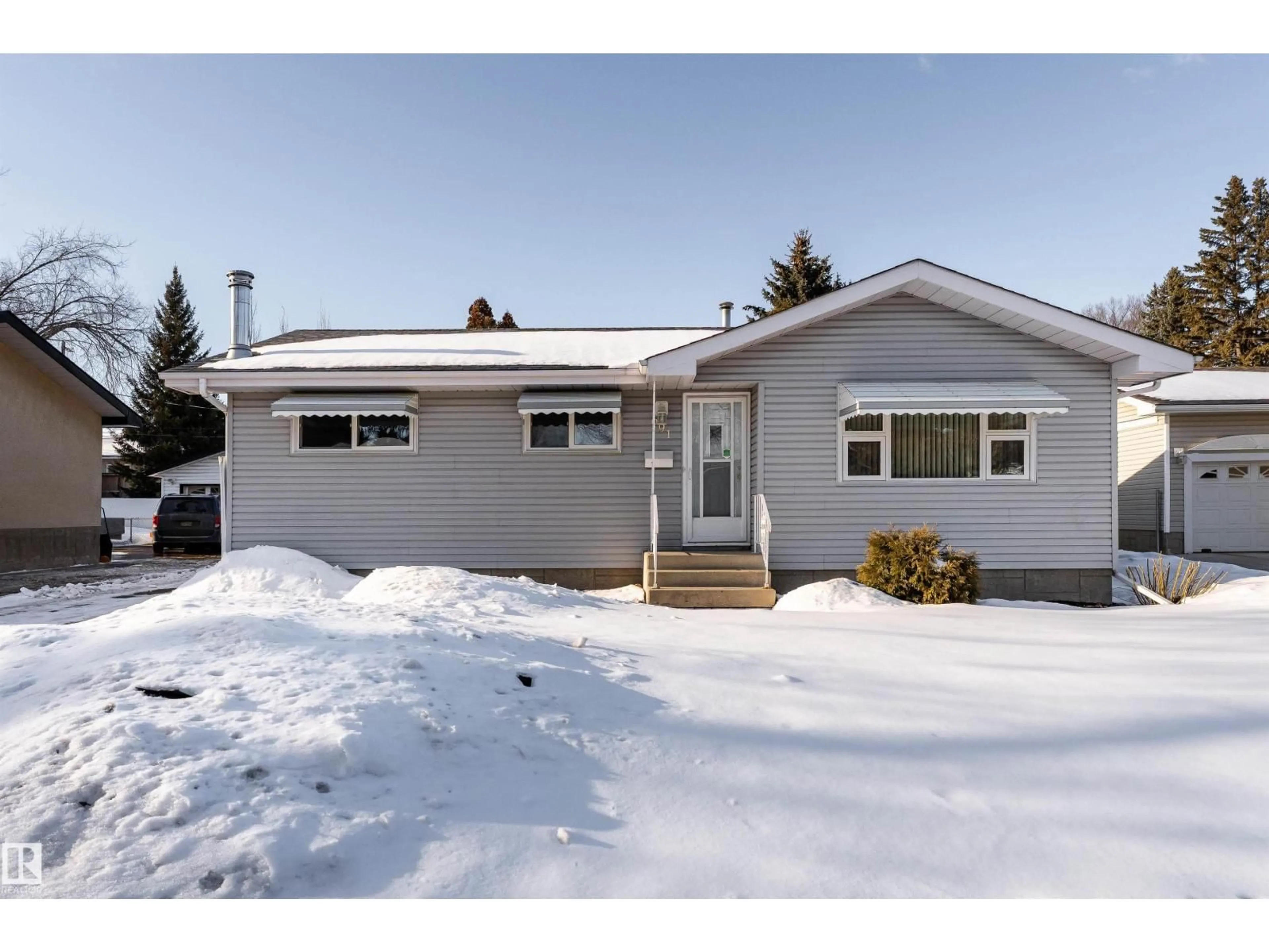 Home with vinyl exterior material, street for 691 ALDER AV, Sherwood Park Alberta T8A3K6