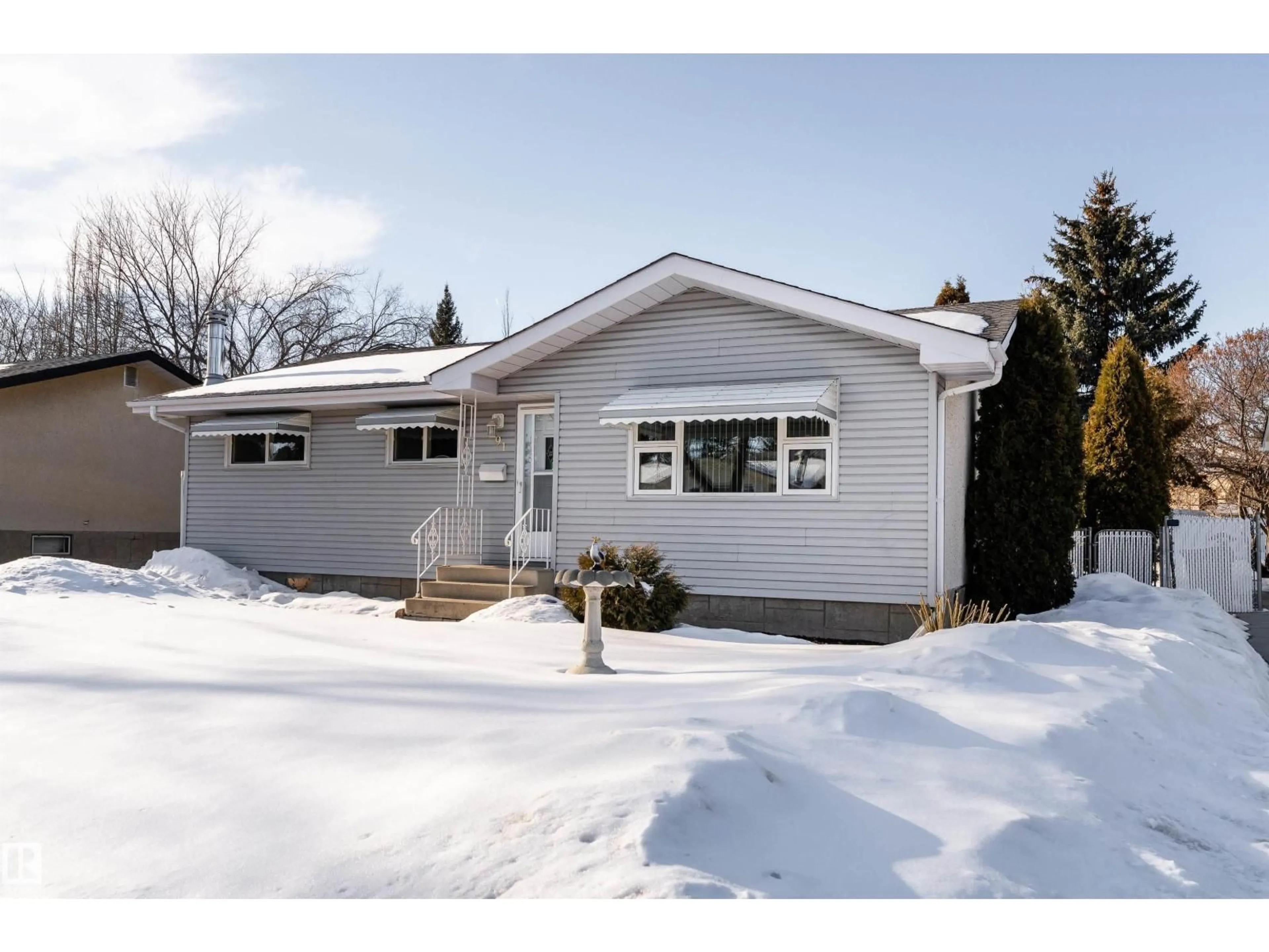 Home with vinyl exterior material, street for 691 ALDER AV, Sherwood Park Alberta T8A3K6