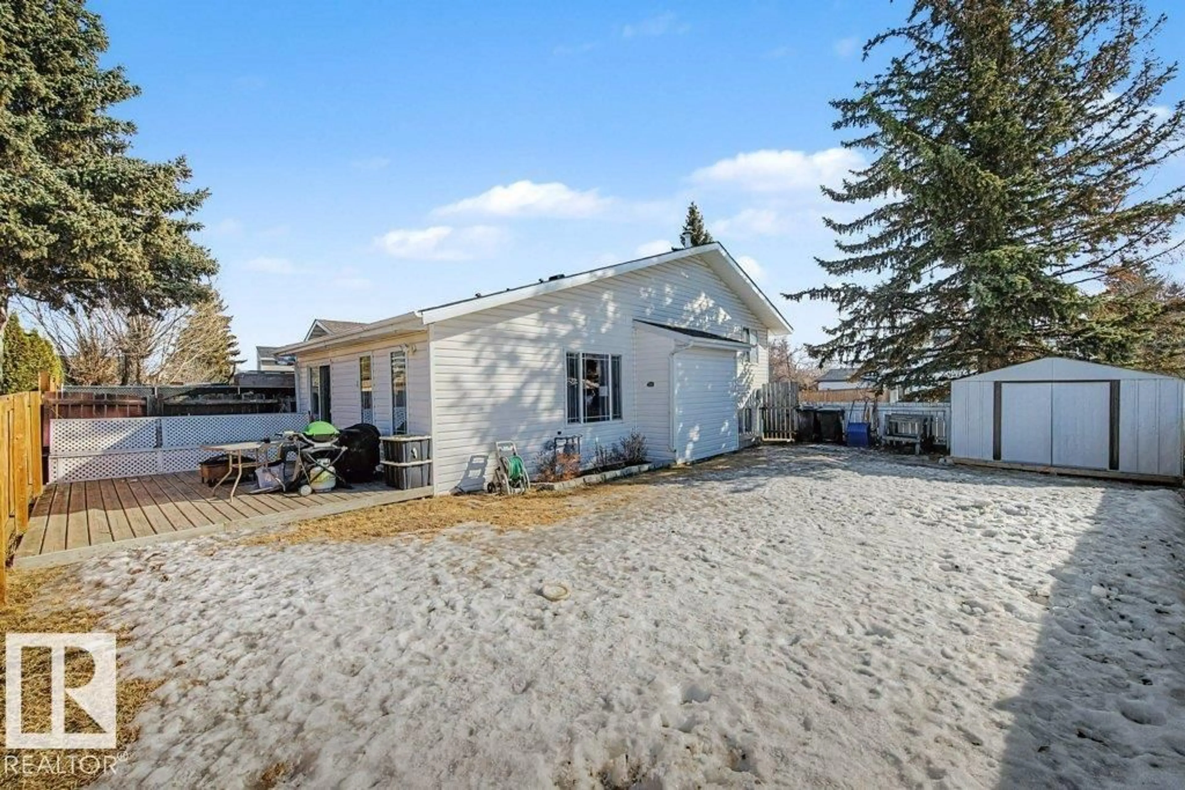 A pic from outside/outdoor area/front of a property/back of a property/a pic from drone, unknown for 82 ERIE STREET, Devon Alberta T9G1T9