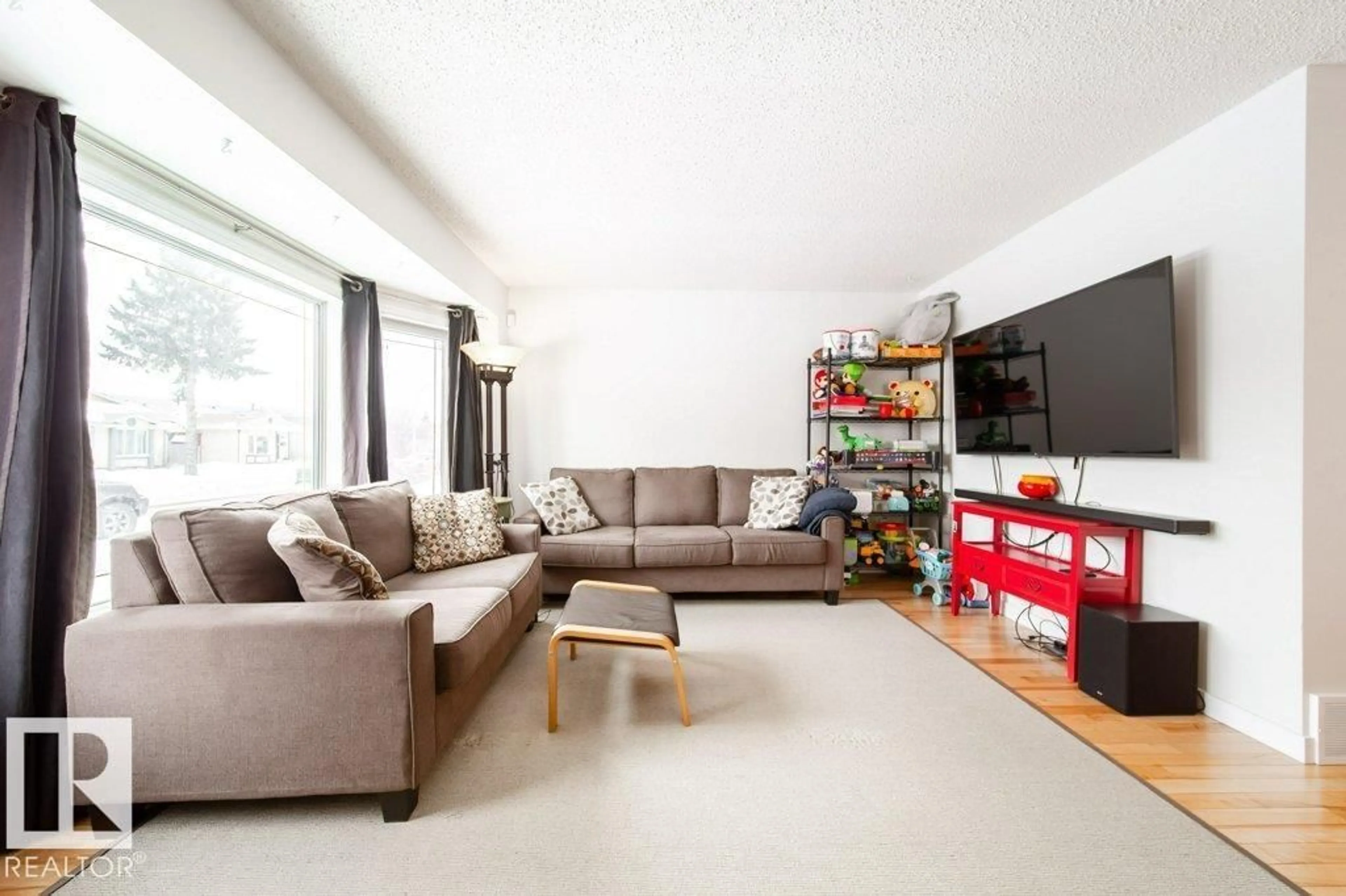 Living room with furniture, unknown for NW - 15626 84 ST, Edmonton Alberta T5Z2N8